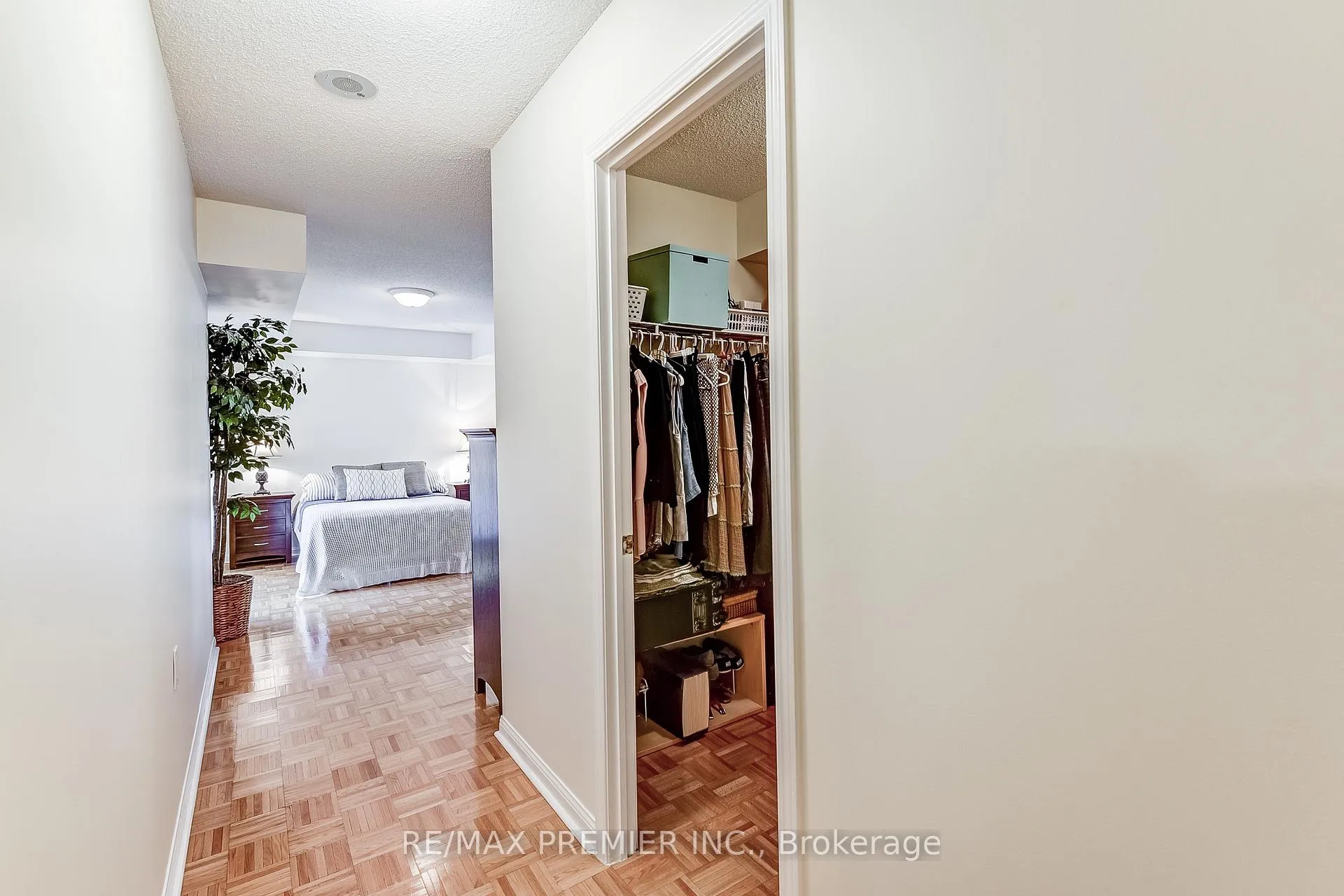 Photo 16 of Unit 315, 2500 Rutherford Road, Vaughan, Maple — HOMEH