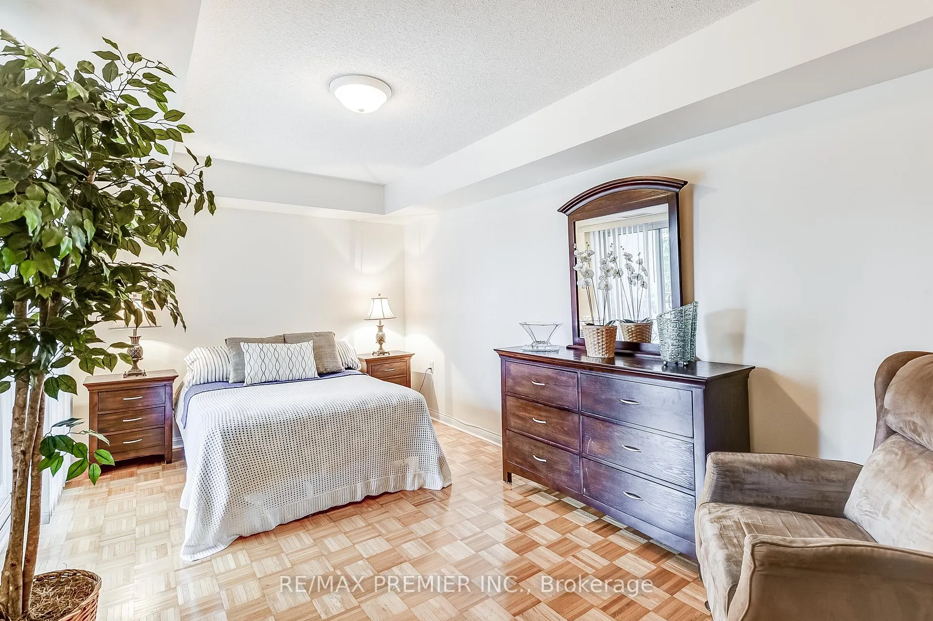 Photo 17 of Unit 315, 2500 Rutherford Road, Vaughan, Maple — HOMEH