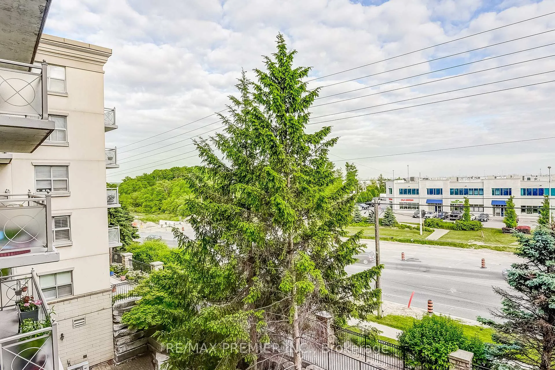 Photo 22 of Unit 315, 2500 Rutherford Road, Vaughan, Maple — HOMEH