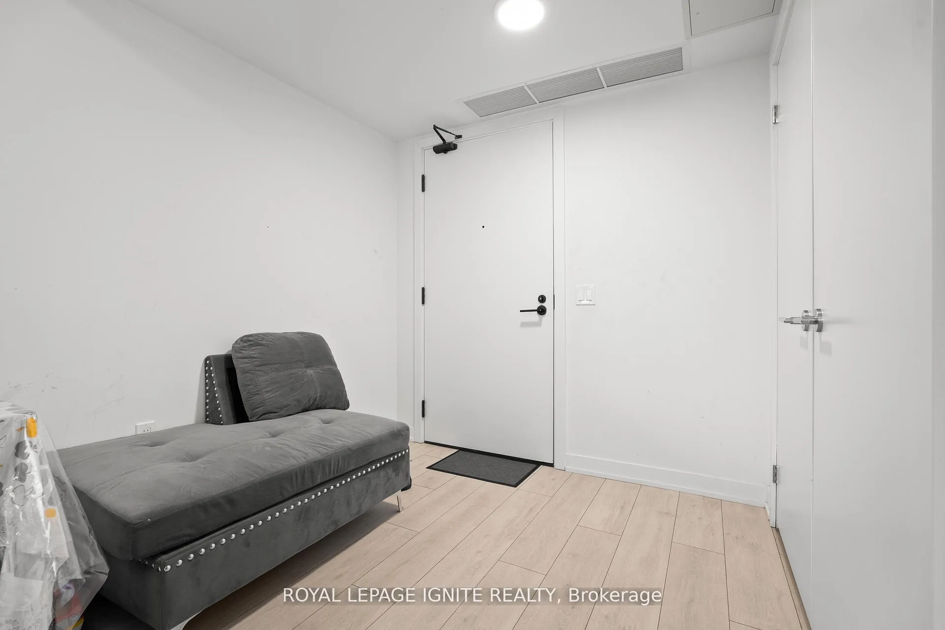 Photo 5 of Unit 414, 1604(B) Charles Street, Whitby, Port Whitby — HOMEH