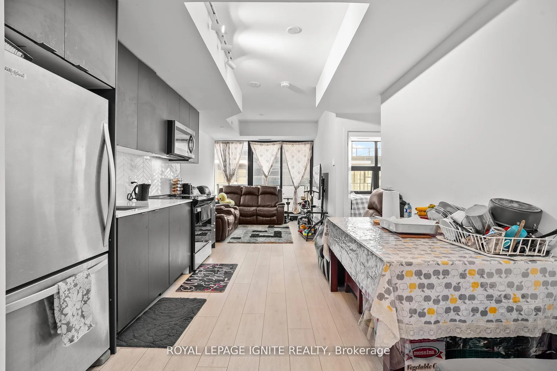 Photo 6 of Unit 414, 1604(B) Charles Street, Whitby, Port Whitby — HOMEH