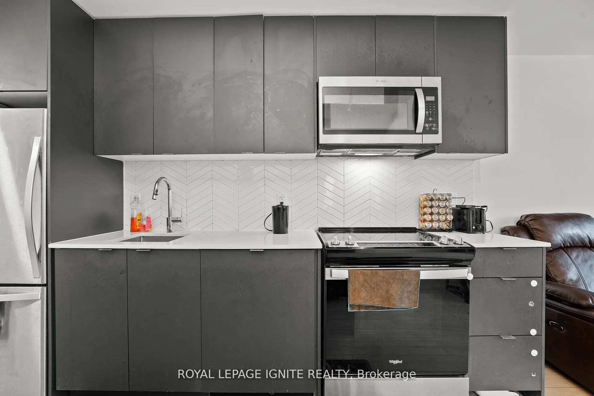 Photo 8 of Unit 414, 1604(B) Charles Street, Whitby, Port Whitby — HOMEH