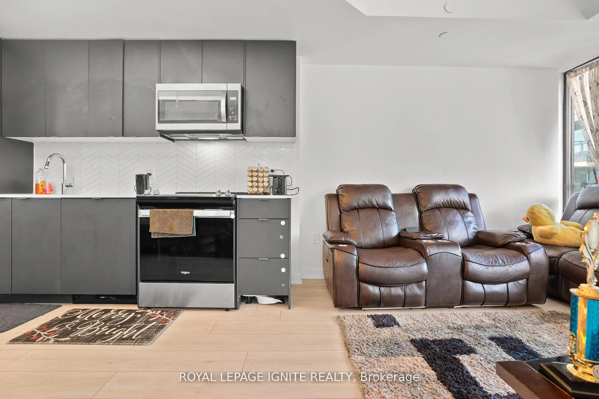 Photo 11 of Unit 414, 1604(B) Charles Street, Whitby, Port Whitby — HOMEH