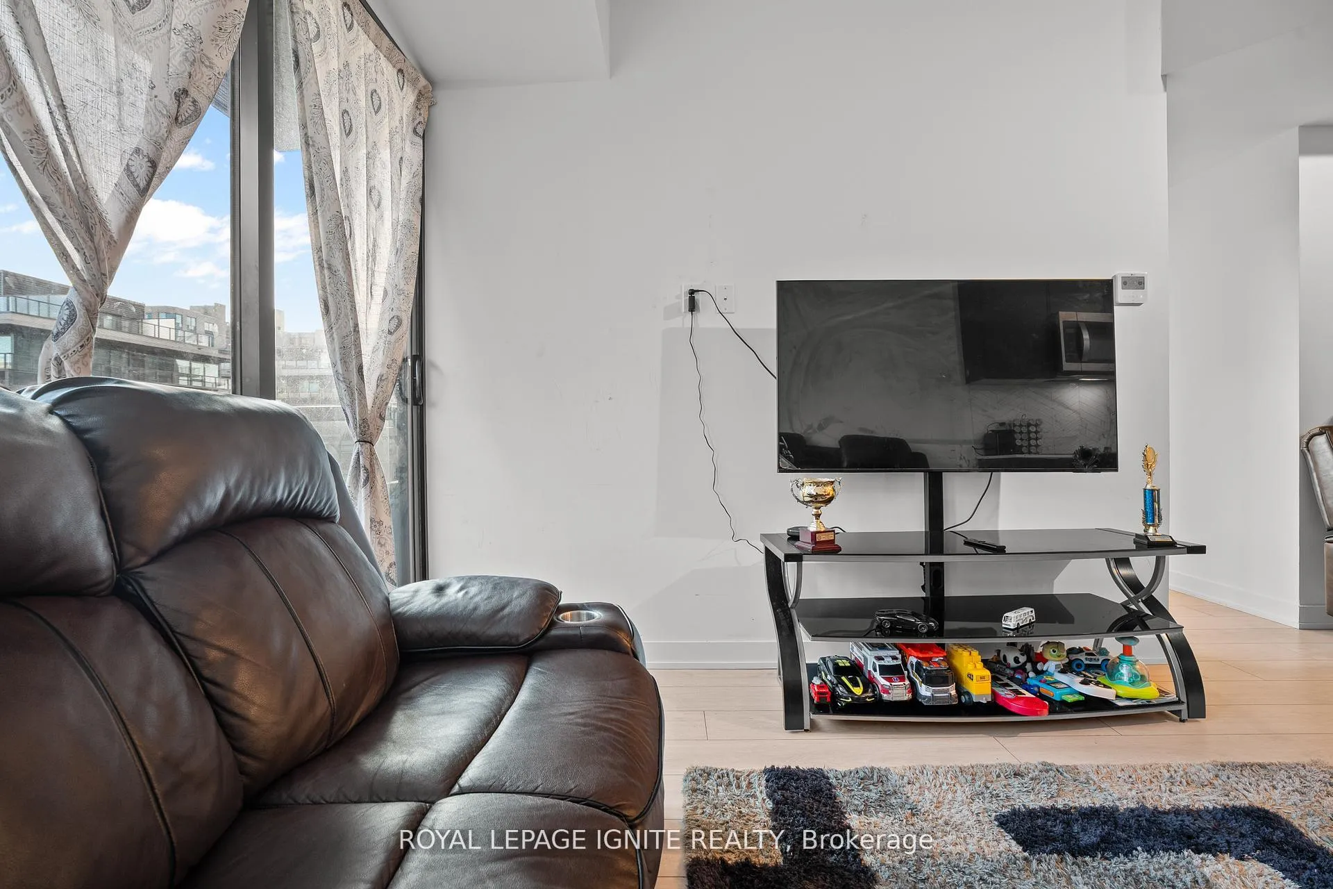 Photo 13 of Unit 414, 1604(B) Charles Street, Whitby, Port Whitby — HOMEH