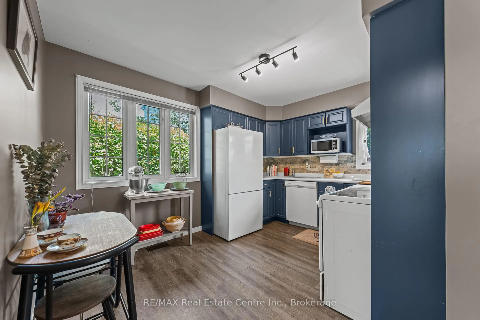 Photo 6 of Unit 10, 229 Baker Street, Waterloo — HOMEH