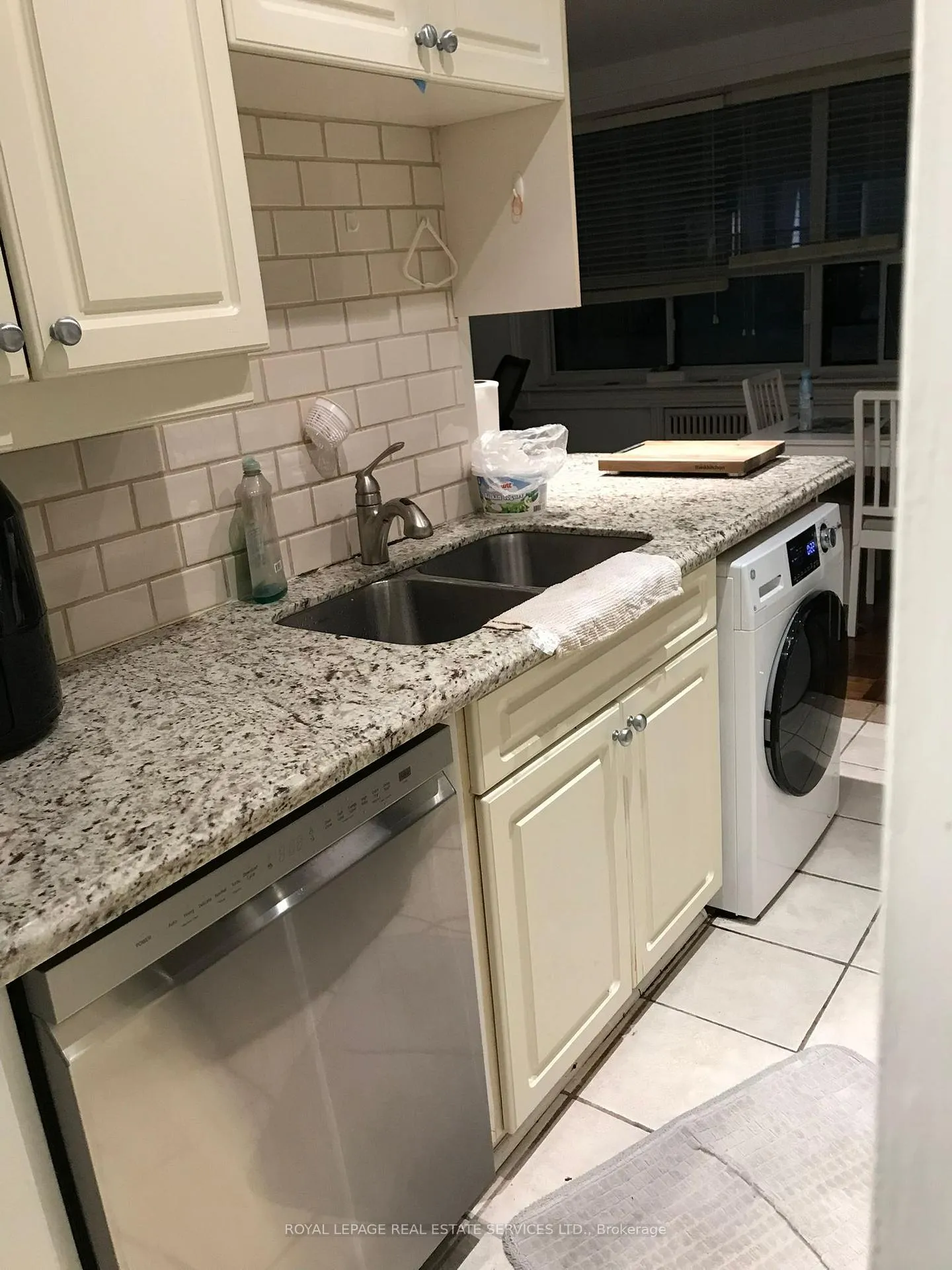 Photo 5 of Unit 105, 2 Ridelle Avenue, Toronto, Forest Hill North — HOMEH