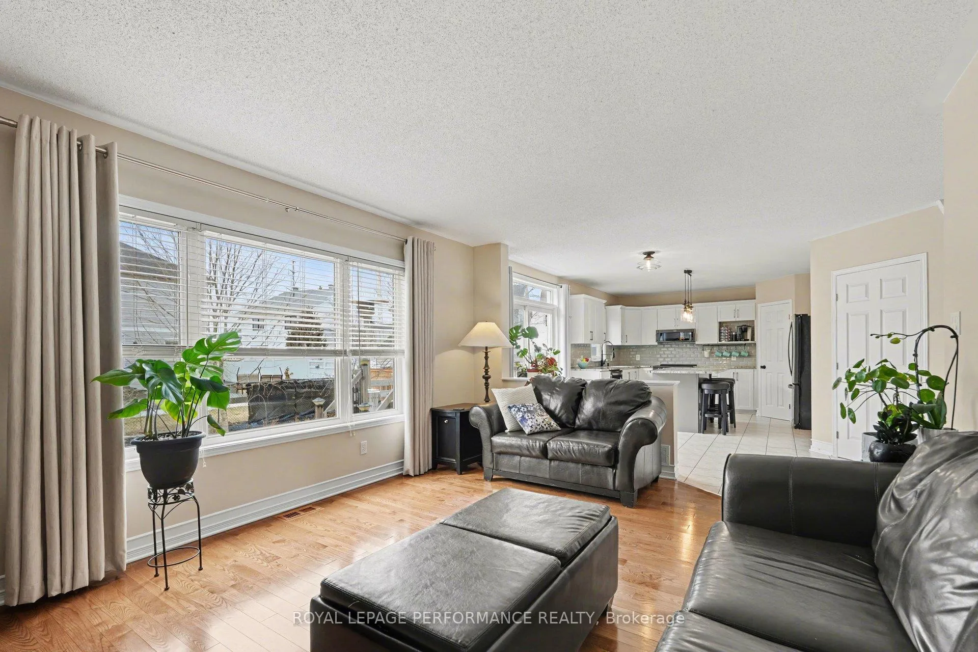 Photo 2 of 992 Ballantyne Drive, Ottawa, Fallingbrook/Gardenway South — HOMEH