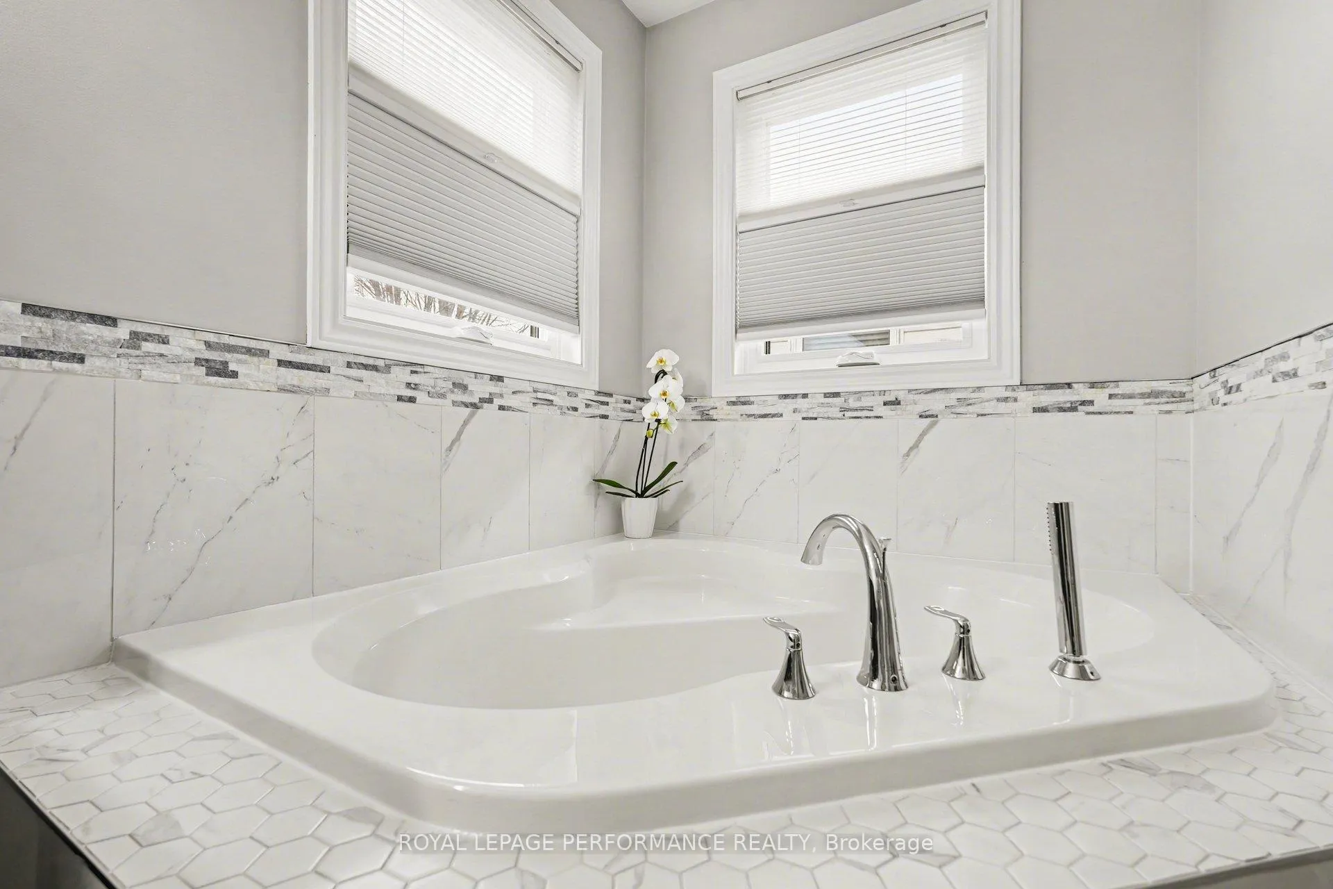 Photo 19 of 992 Ballantyne Drive, Ottawa, Fallingbrook/Gardenway South — HOMEH