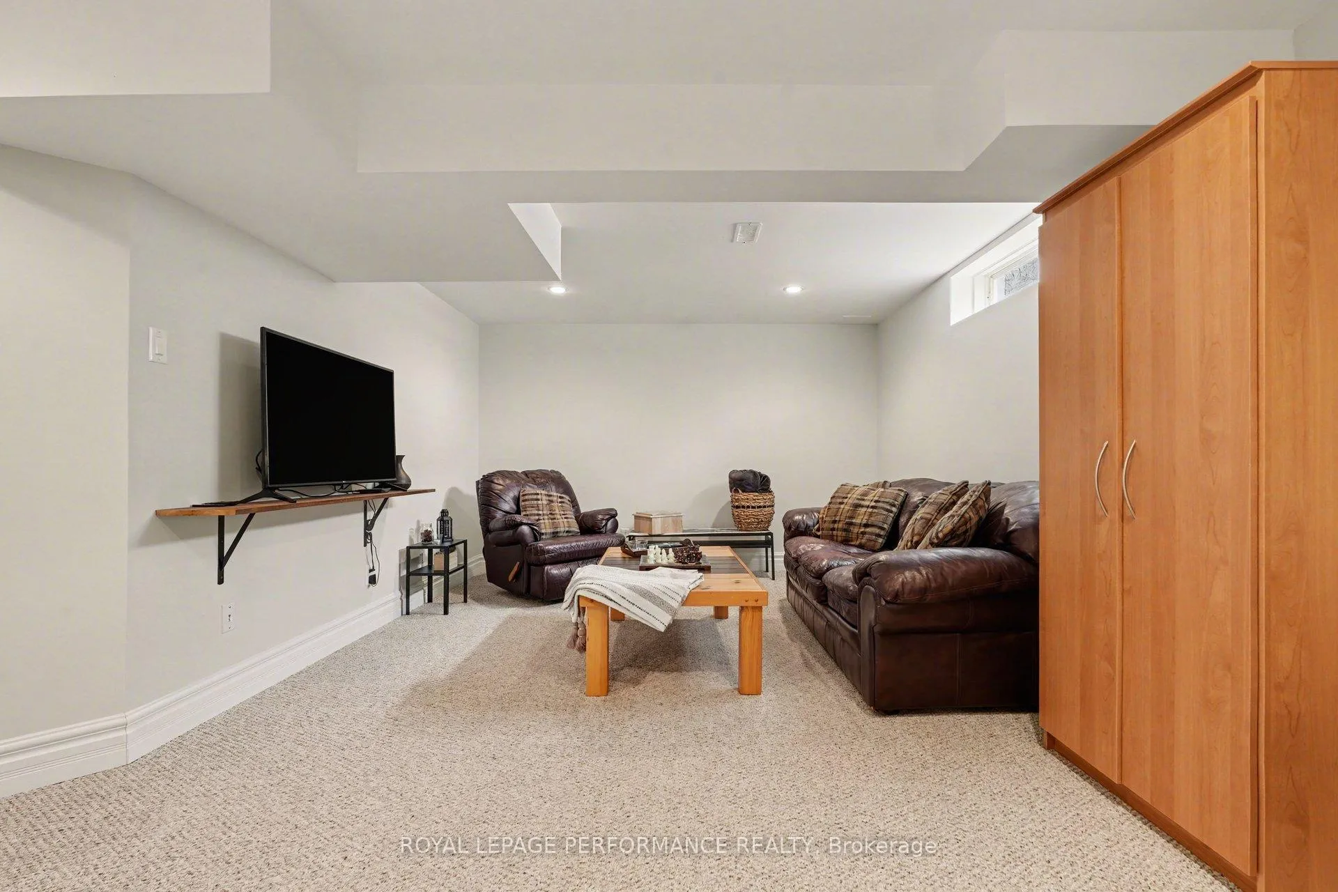 Photo 32 of 992 Ballantyne Drive, Ottawa, Fallingbrook/Gardenway South — HOMEH