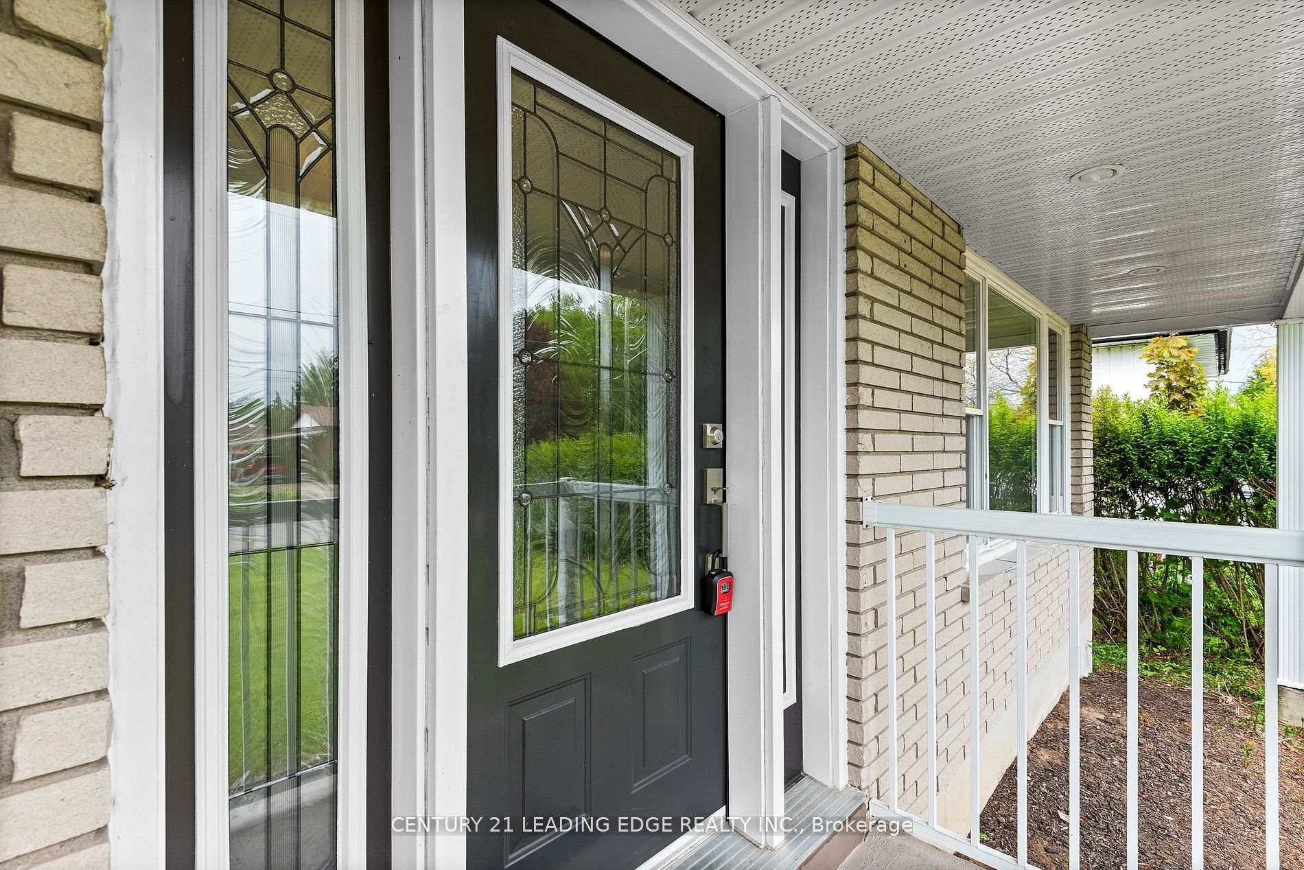 Photo 2 of 675 Hayden Crescent, Cobourg — HOMEH