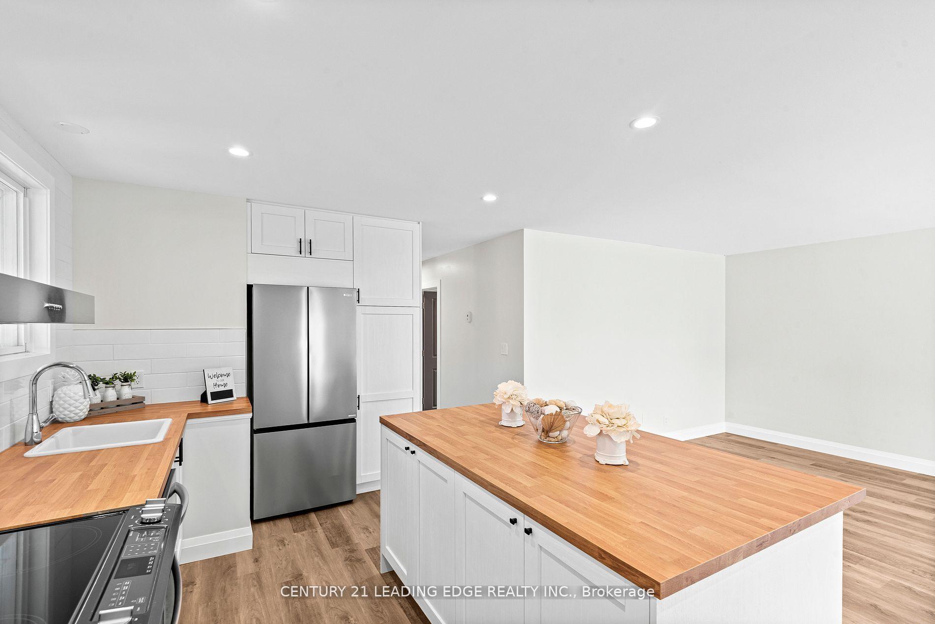 Photo 6 of 675 Hayden Crescent, Cobourg — HOMEH