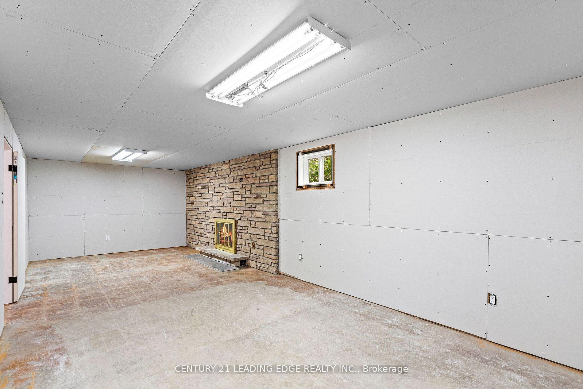 Photo 23 of 675 Hayden Crescent, Cobourg — HOMEH