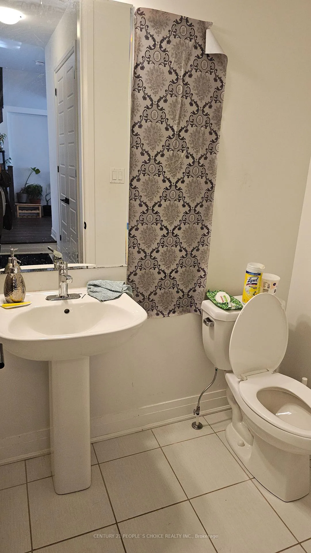 Photo 8 of Unit Upper, 18 Hammermeister Street, Kitchener — HOMEH
