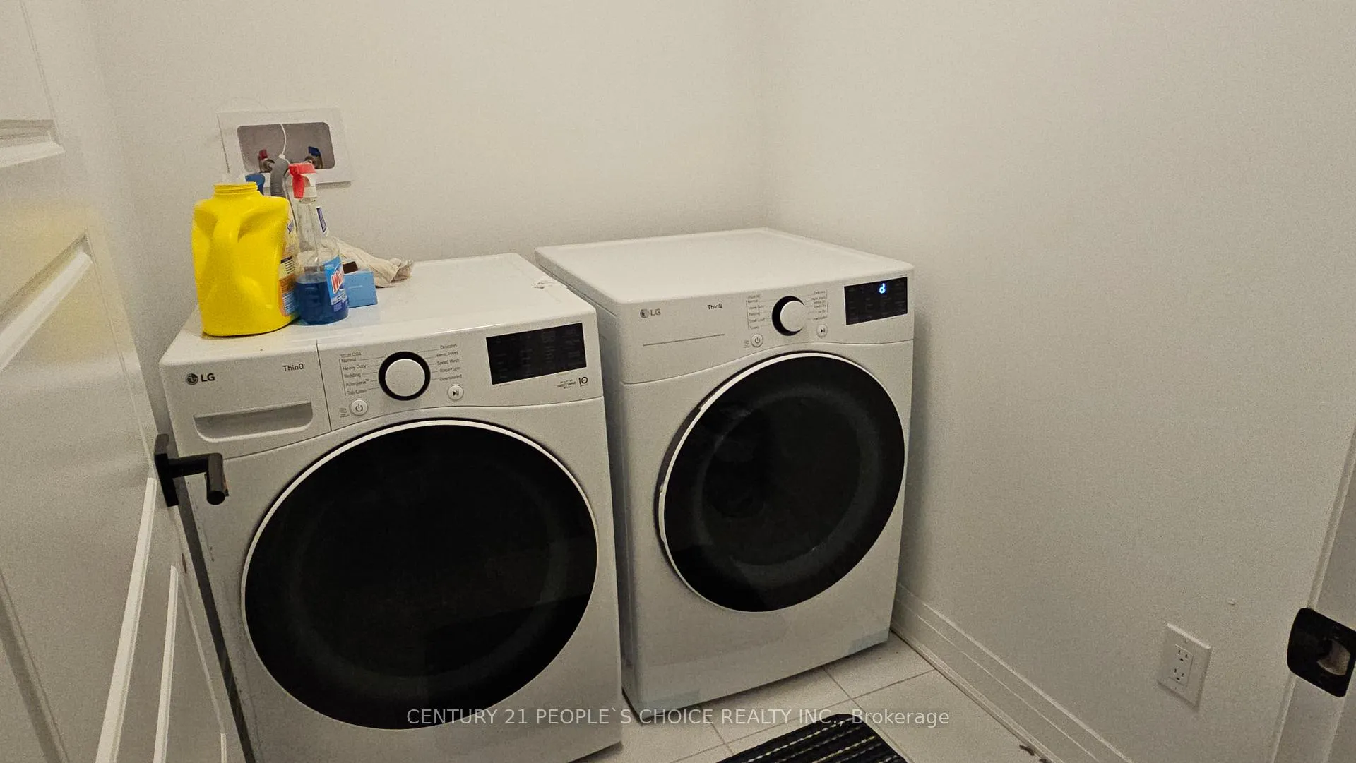 Photo 17 of Unit Upper, 18 Hammermeister Street, Kitchener — HOMEH