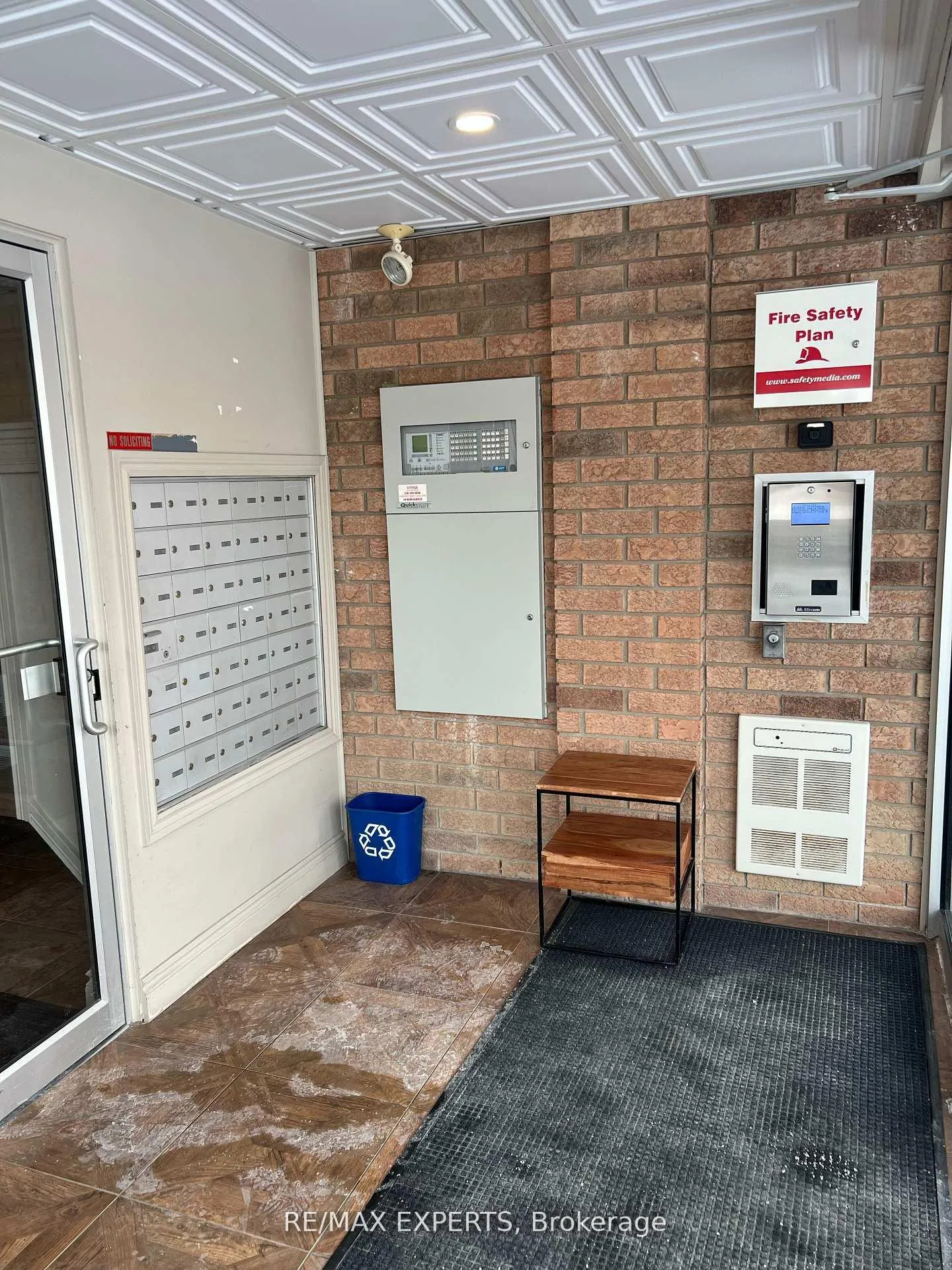 Photo 4 of Unit 404, 345 Briarmeadow Drive, Kitchener, Idlewood — HOMEH