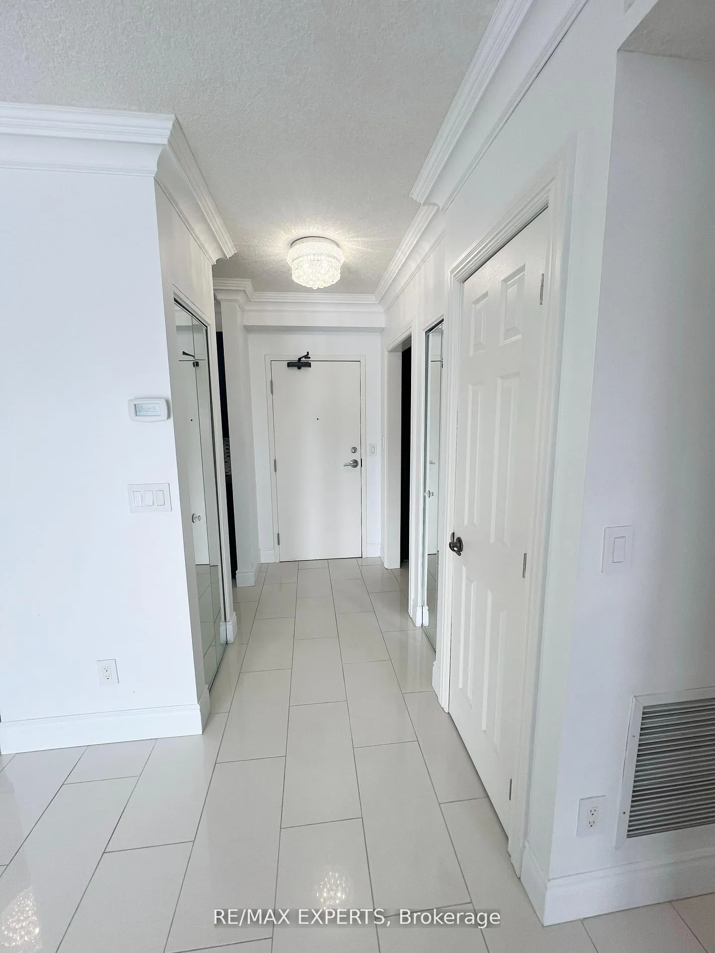 Photo 7 of Unit 404, 345 Briarmeadow Drive, Kitchener, Idlewood — HOMEH