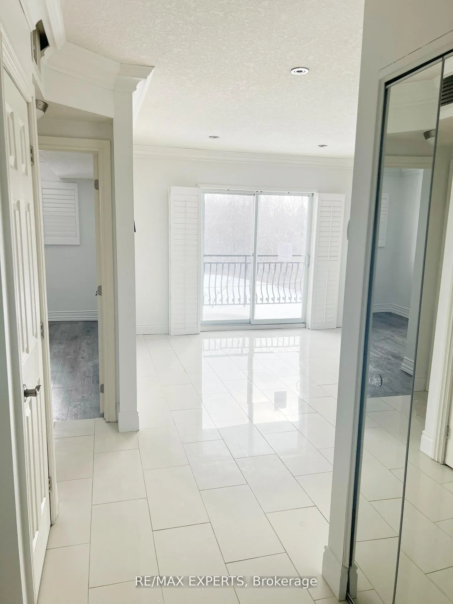 Photo 9 of Unit 404, 345 Briarmeadow Drive, Kitchener, Idlewood — HOMEH