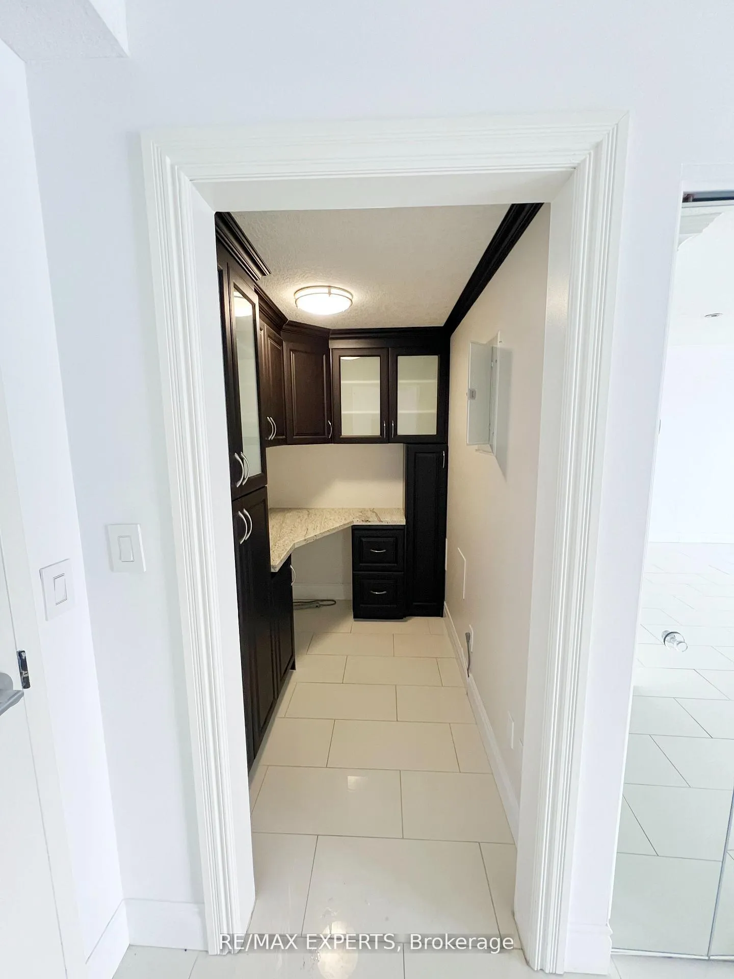 Photo 13 of Unit 404, 345 Briarmeadow Drive, Kitchener, Idlewood — HOMEH