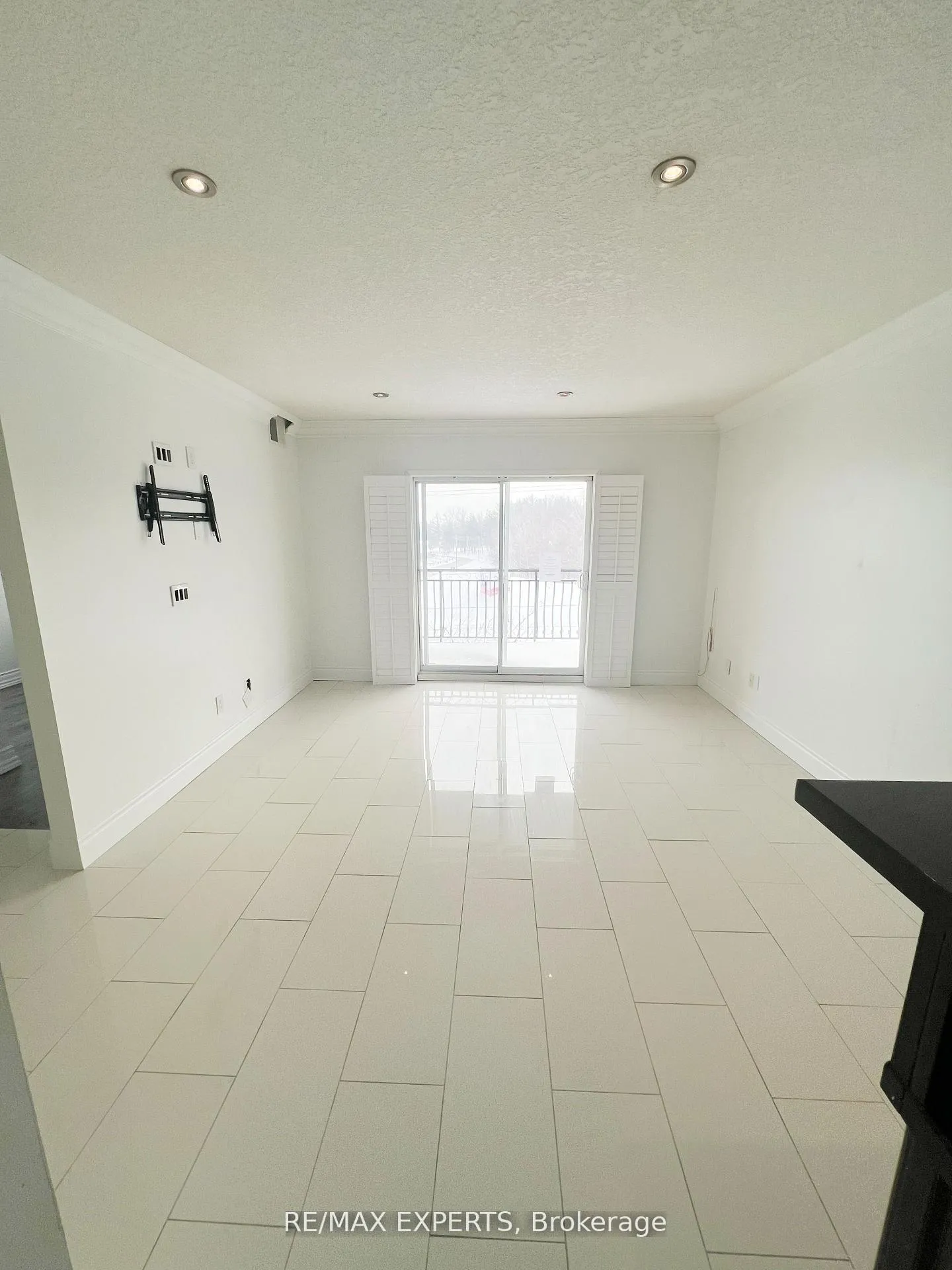 Photo 14 of Unit 404, 345 Briarmeadow Drive, Kitchener, Idlewood — HOMEH
