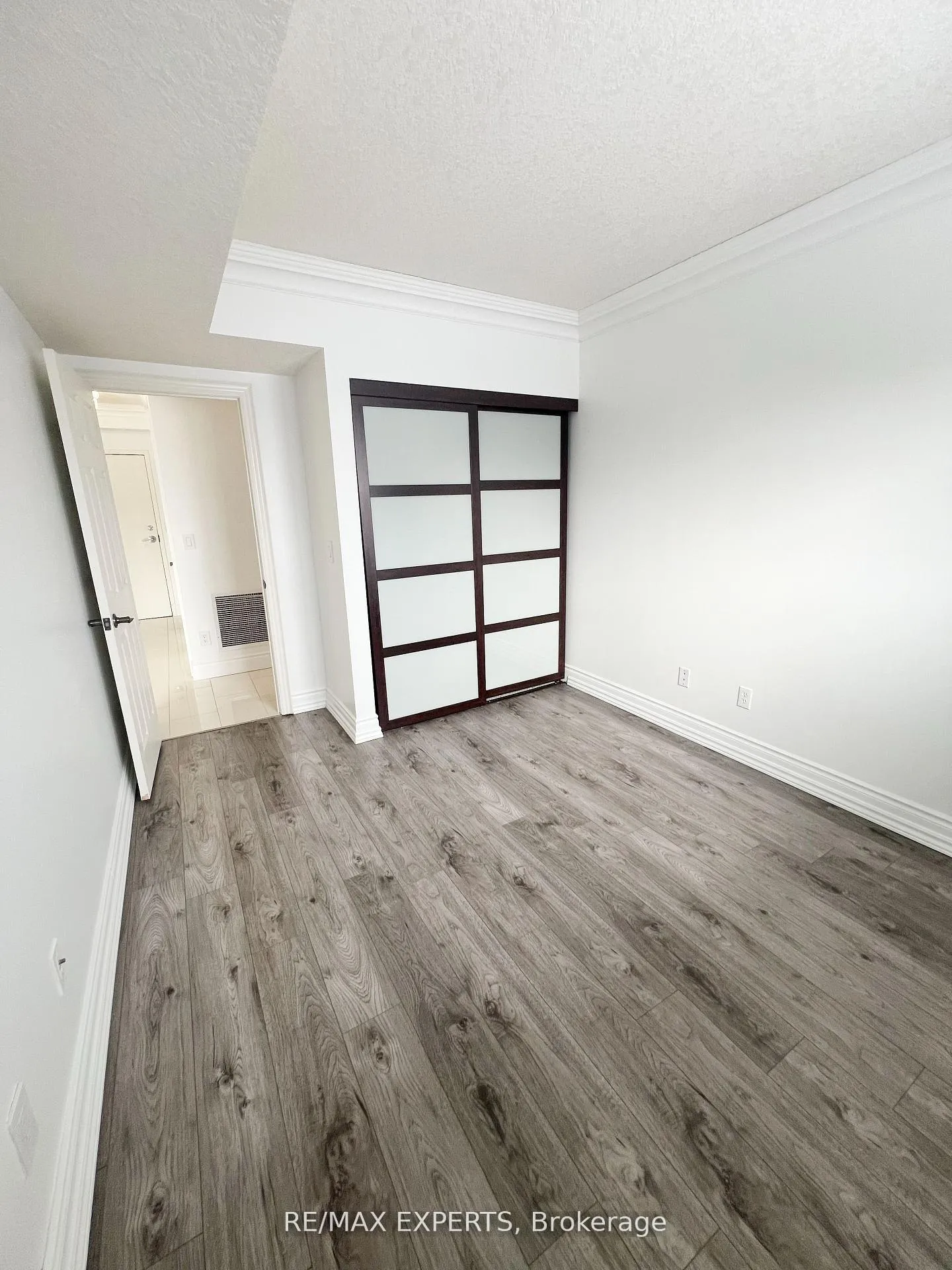 Photo 19 of Unit 404, 345 Briarmeadow Drive, Kitchener, Idlewood — HOMEH