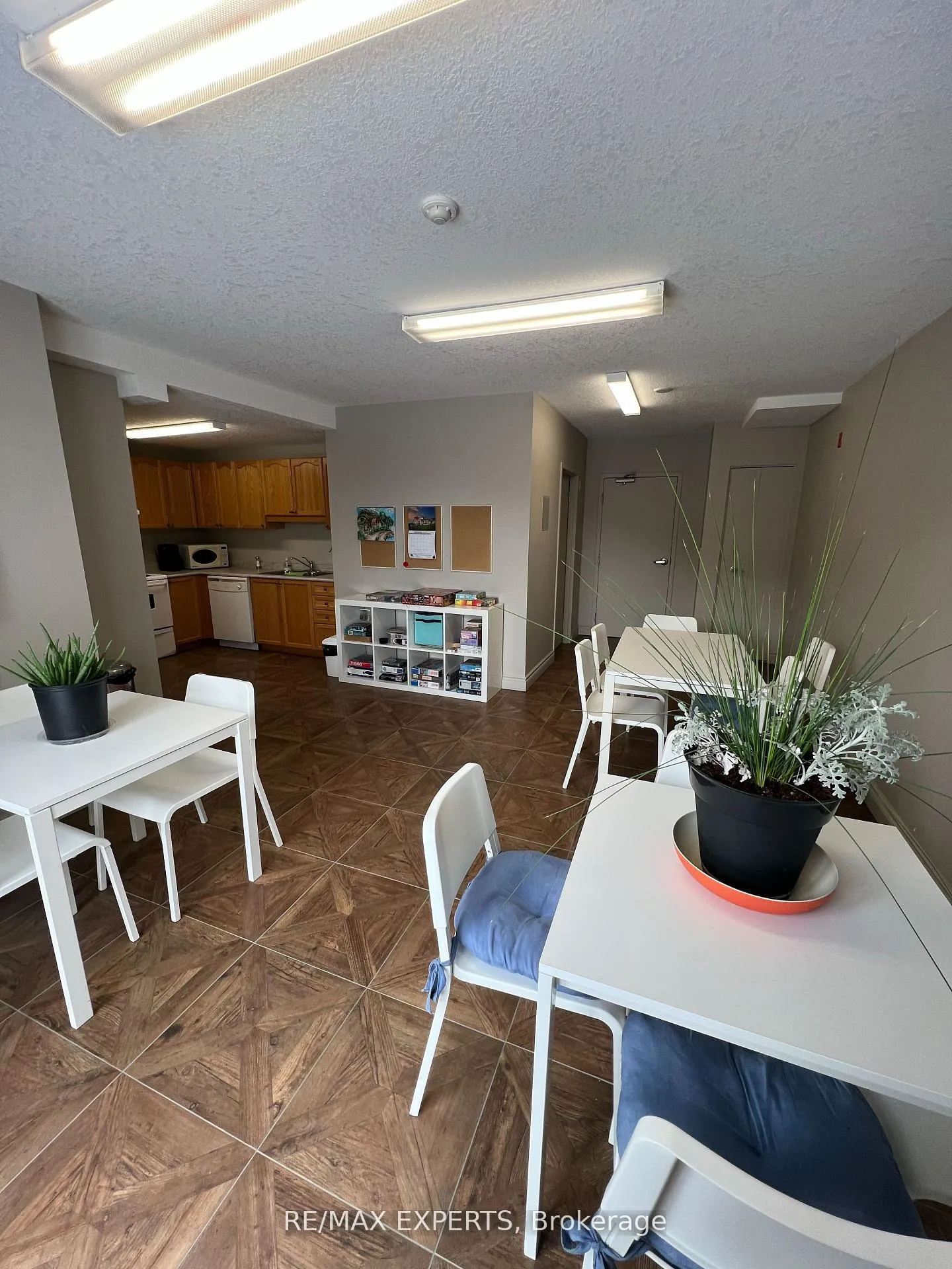 Photo 21 of Unit 404, 345 Briarmeadow Drive, Kitchener, Idlewood — HOMEH
