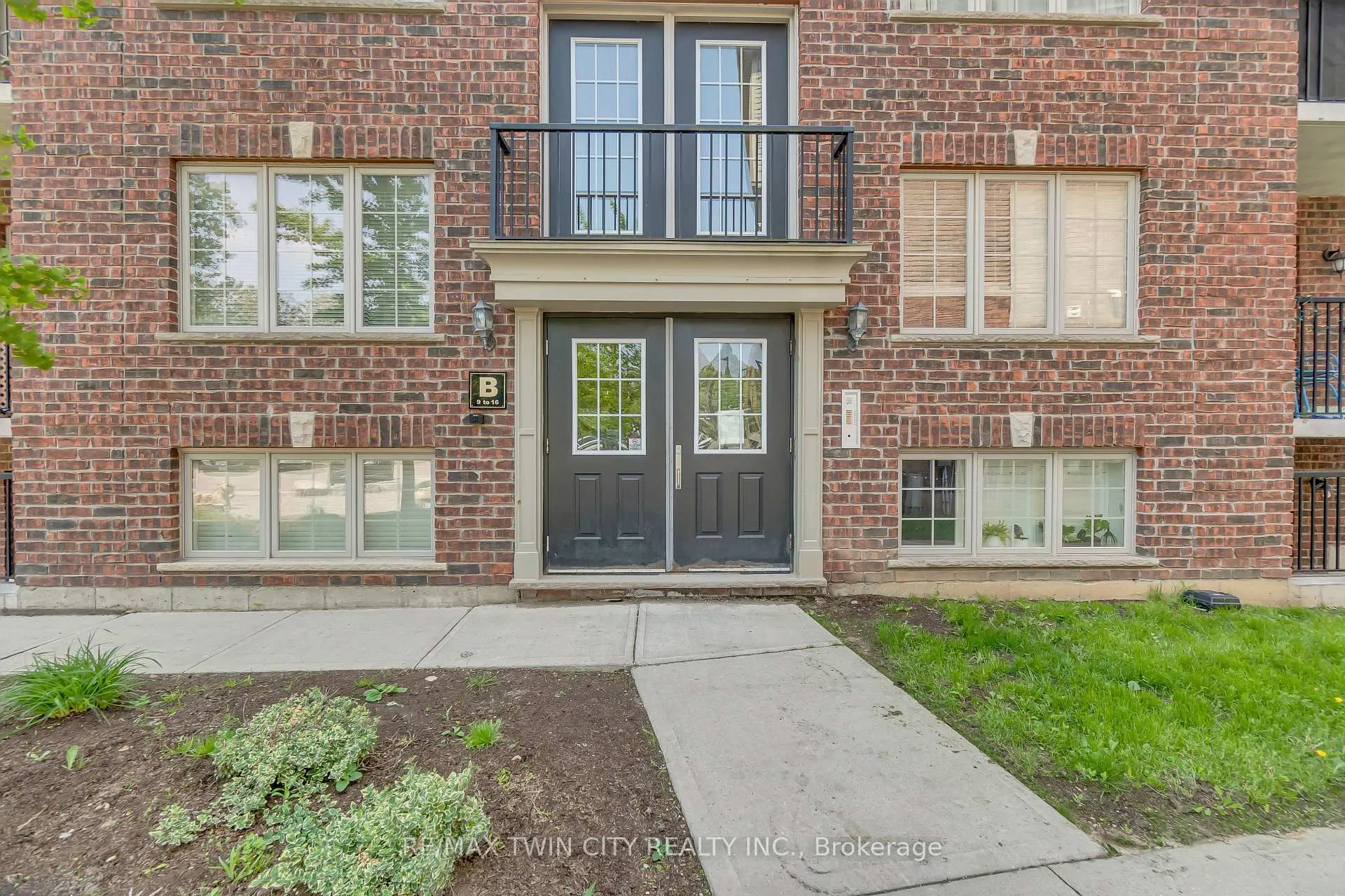 Photo 2 of Unit 12, 950 Highland Road W, Kitchener, Highland West — HOMEH