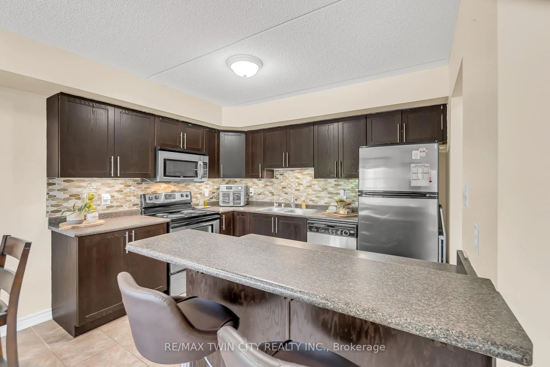 Photo 11 of Unit 12, 950 Highland Road W, Kitchener, Highland West — HOMEH