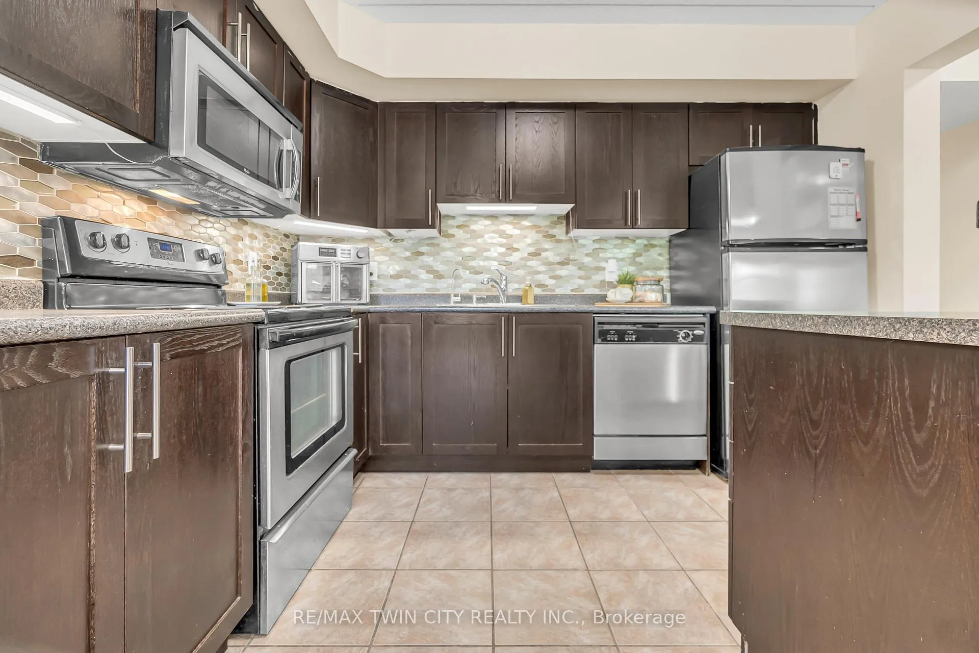 Photo 12 of Unit 12, 950 Highland Road W, Kitchener, Highland West — HOMEH