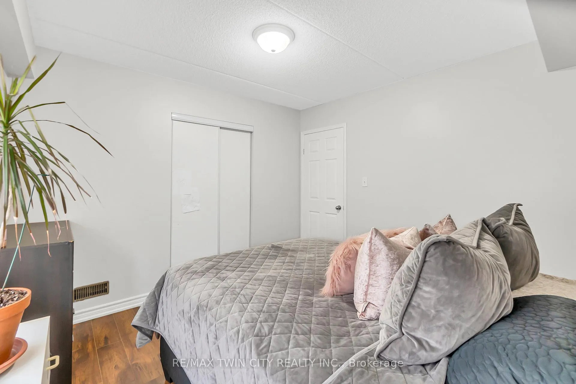 Photo 15 of Unit 12, 950 Highland Road W, Kitchener, Highland West — HOMEH