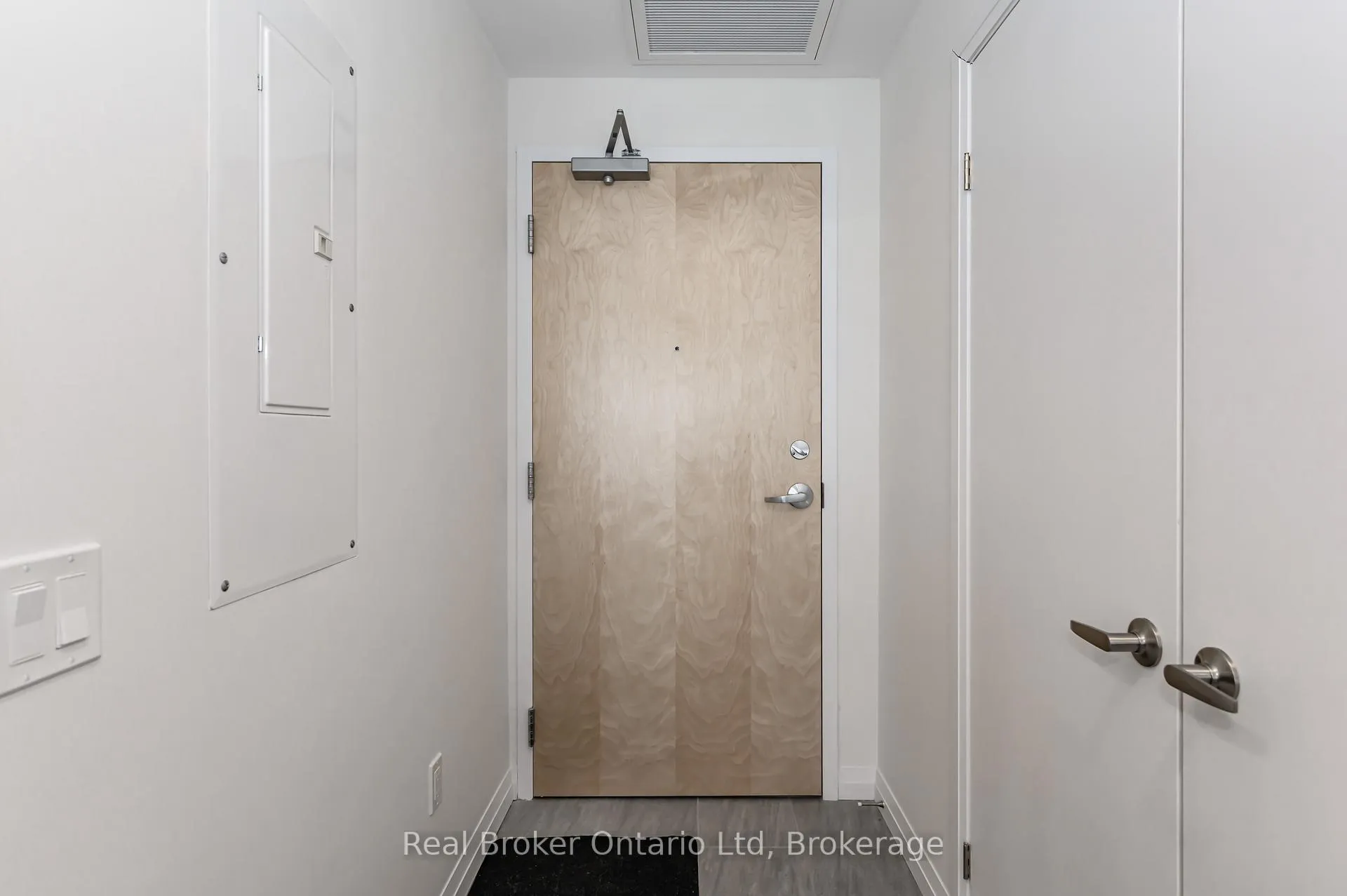 Photo 8 of Unit 2003, 60 Charles Street W, Kitchener — HOMEH