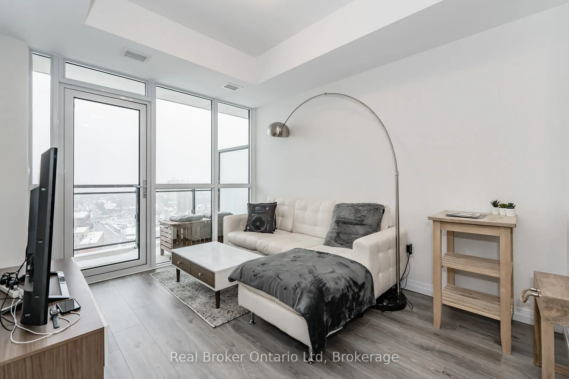 Photo 13 of Unit 2003, 60 Charles Street W, Kitchener — HOMEH
