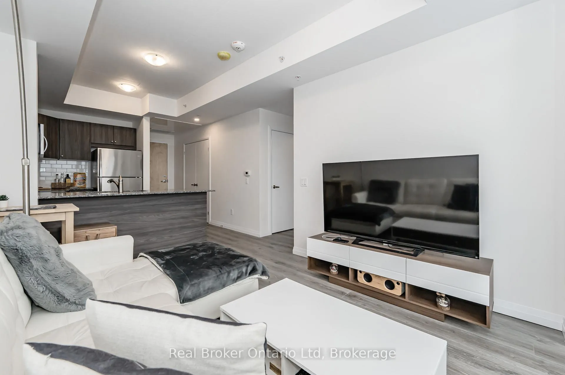 Photo 14 of Unit 2003, 60 Charles Street W, Kitchener — HOMEH