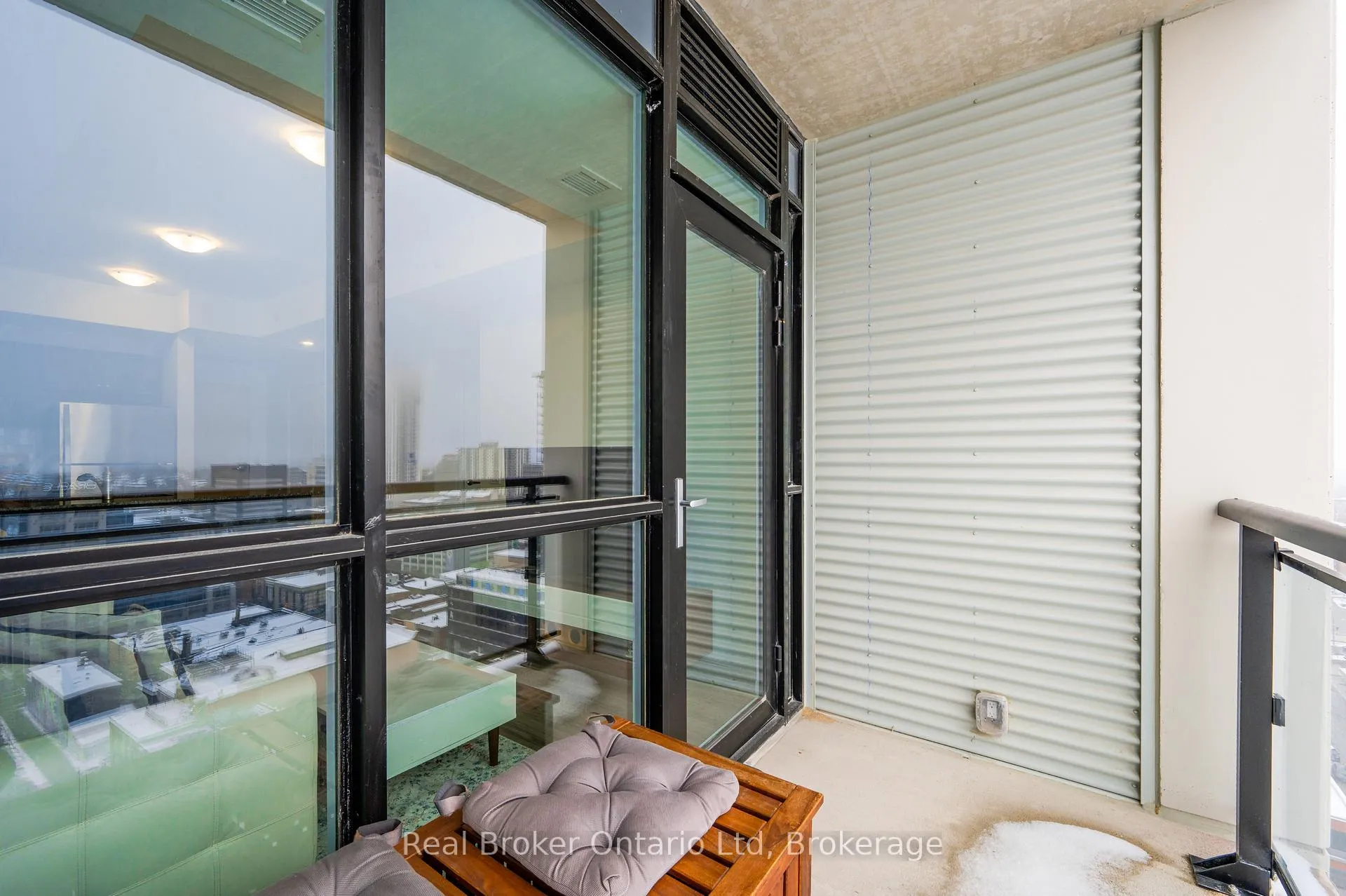 Photo 23 of Unit 2003, 60 Charles Street W, Kitchener — HOMEH