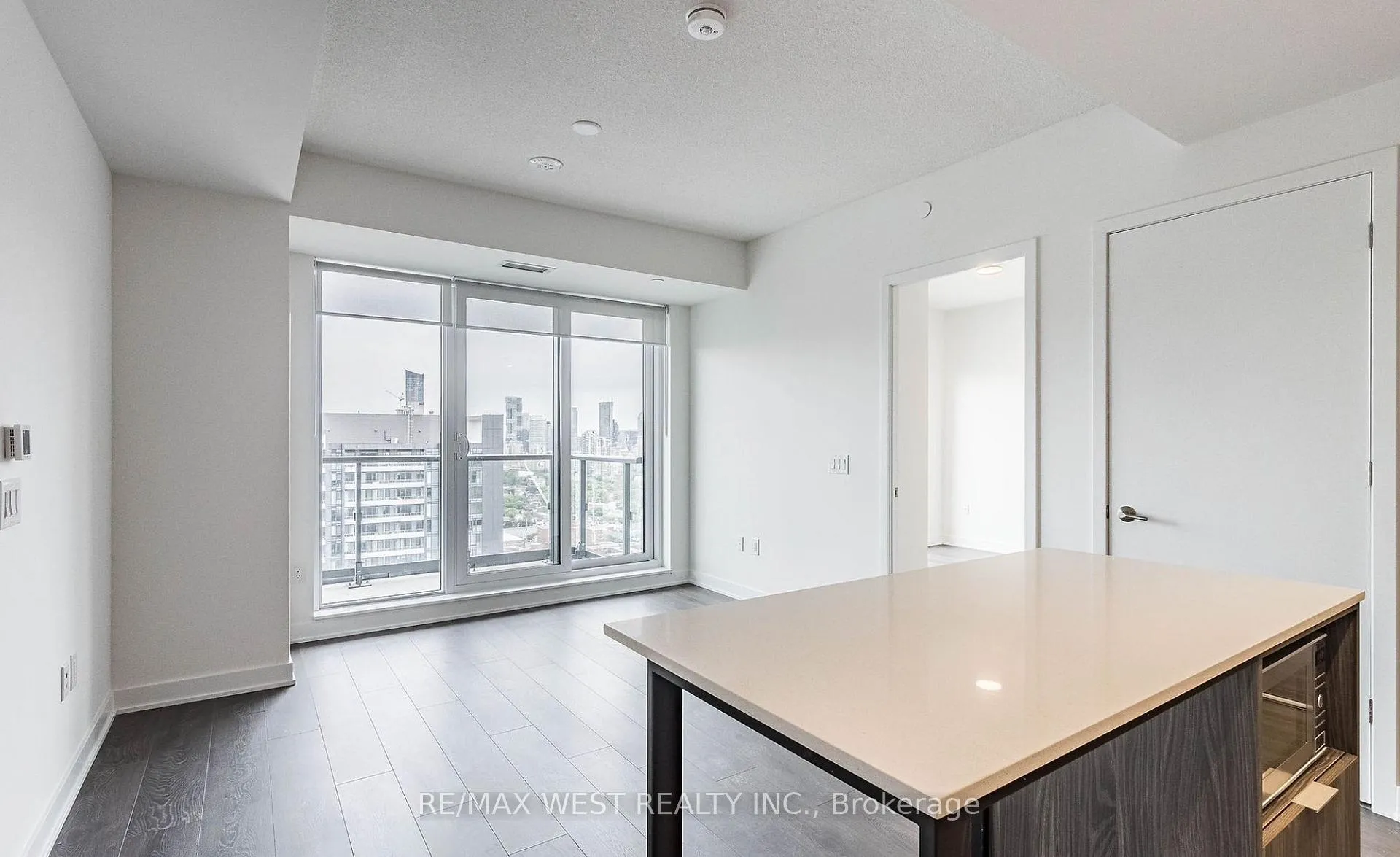 Photo 5 of Unit 3004, 130 River Street, Toronto, Regent Park — HOMEH