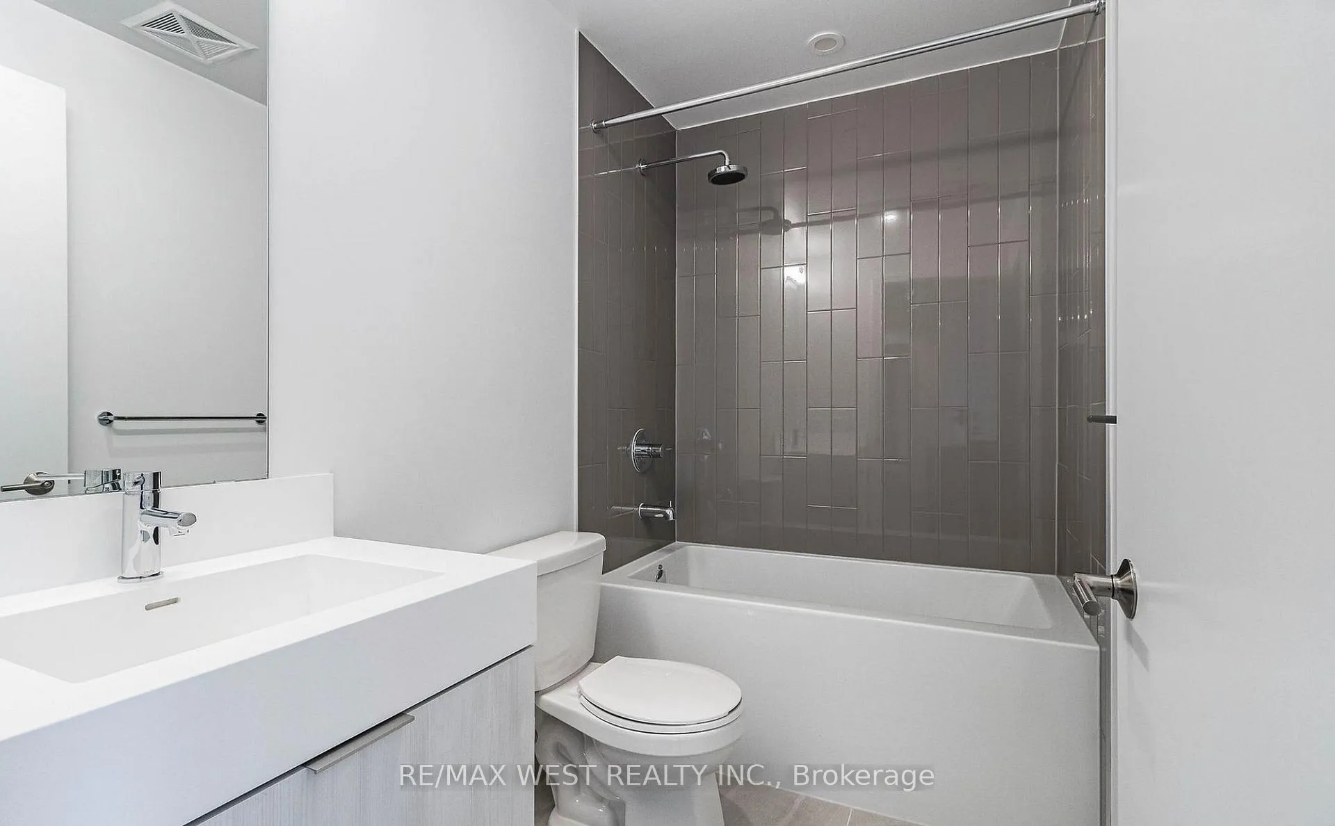 Photo 10 of Unit 3004, 130 River Street, Toronto, Regent Park — HOMEH