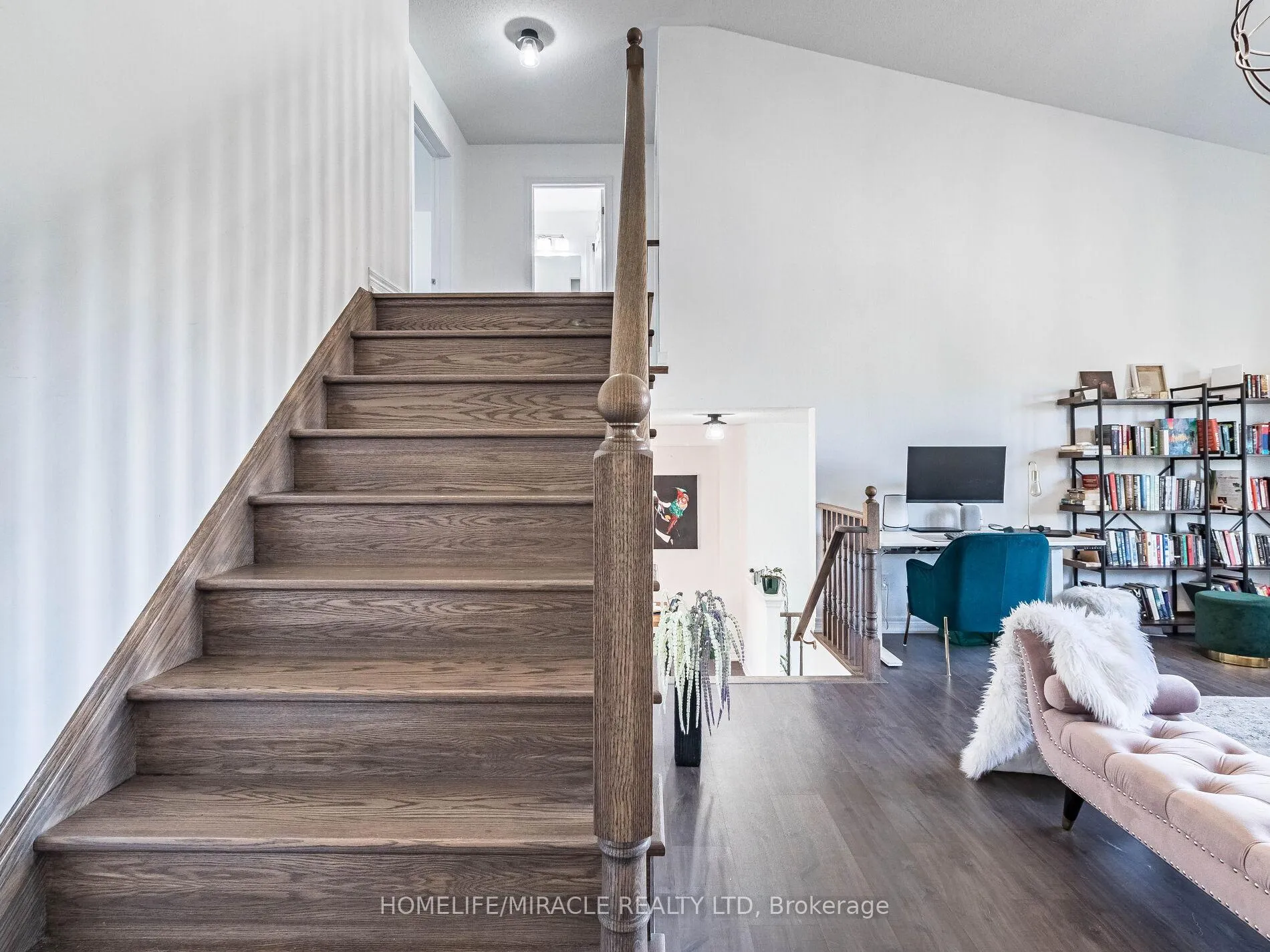 Photo 21 of 45 Kennedy Boulevard, New Tecumseth, Alliston — HOMEH