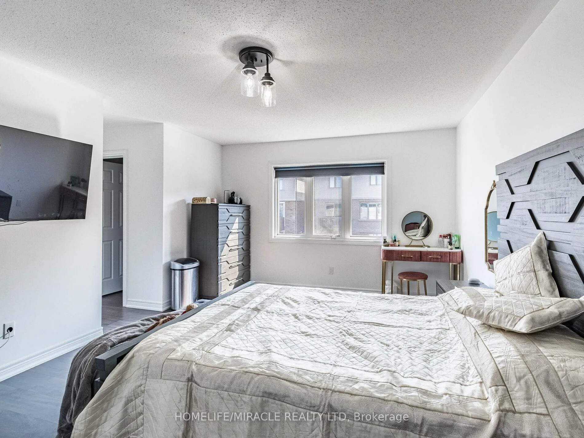 Photo 23 of 45 Kennedy Boulevard, New Tecumseth, Alliston — HOMEH