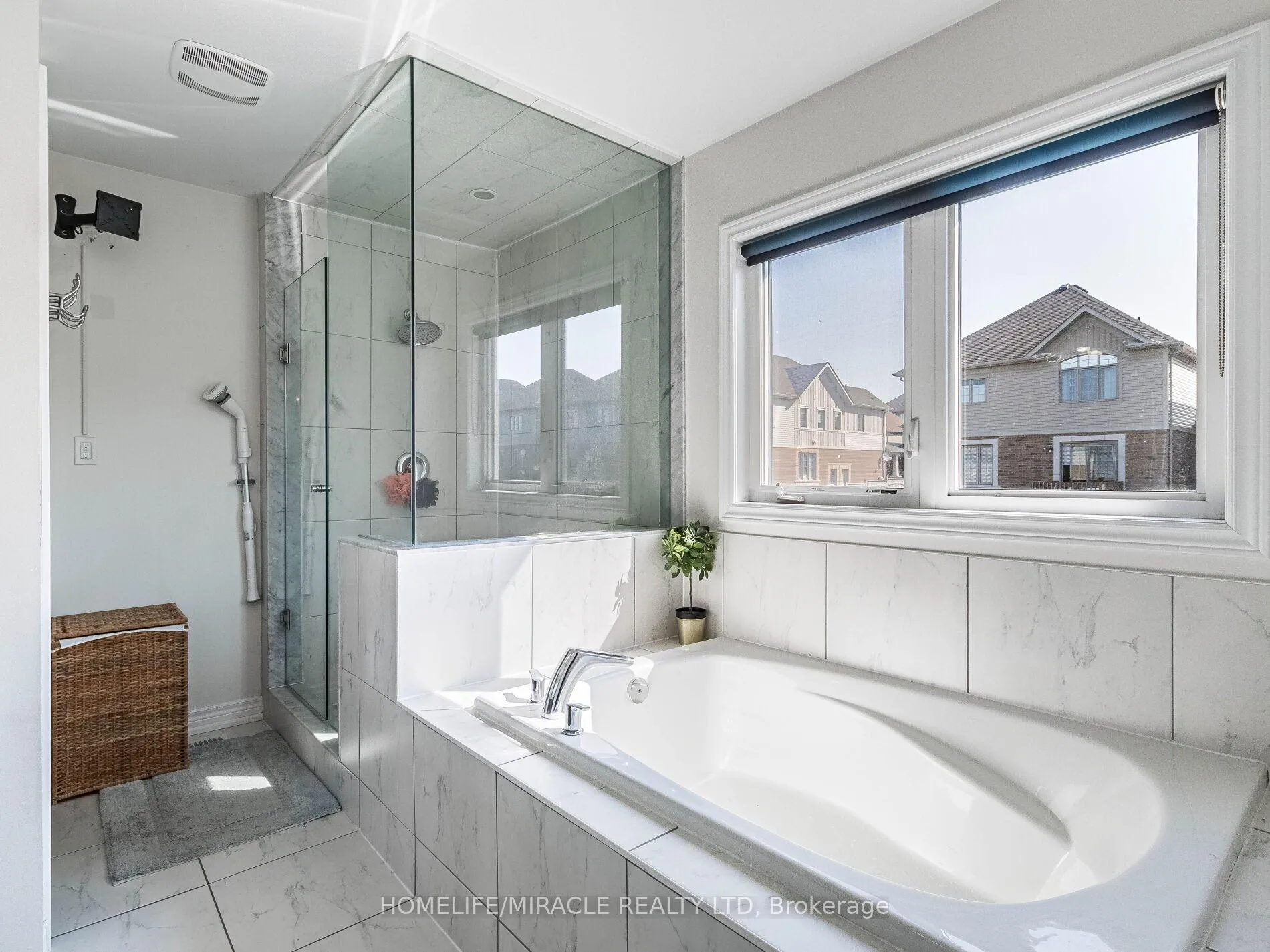 Photo 27 of 45 Kennedy Boulevard, New Tecumseth, Alliston — HOMEH
