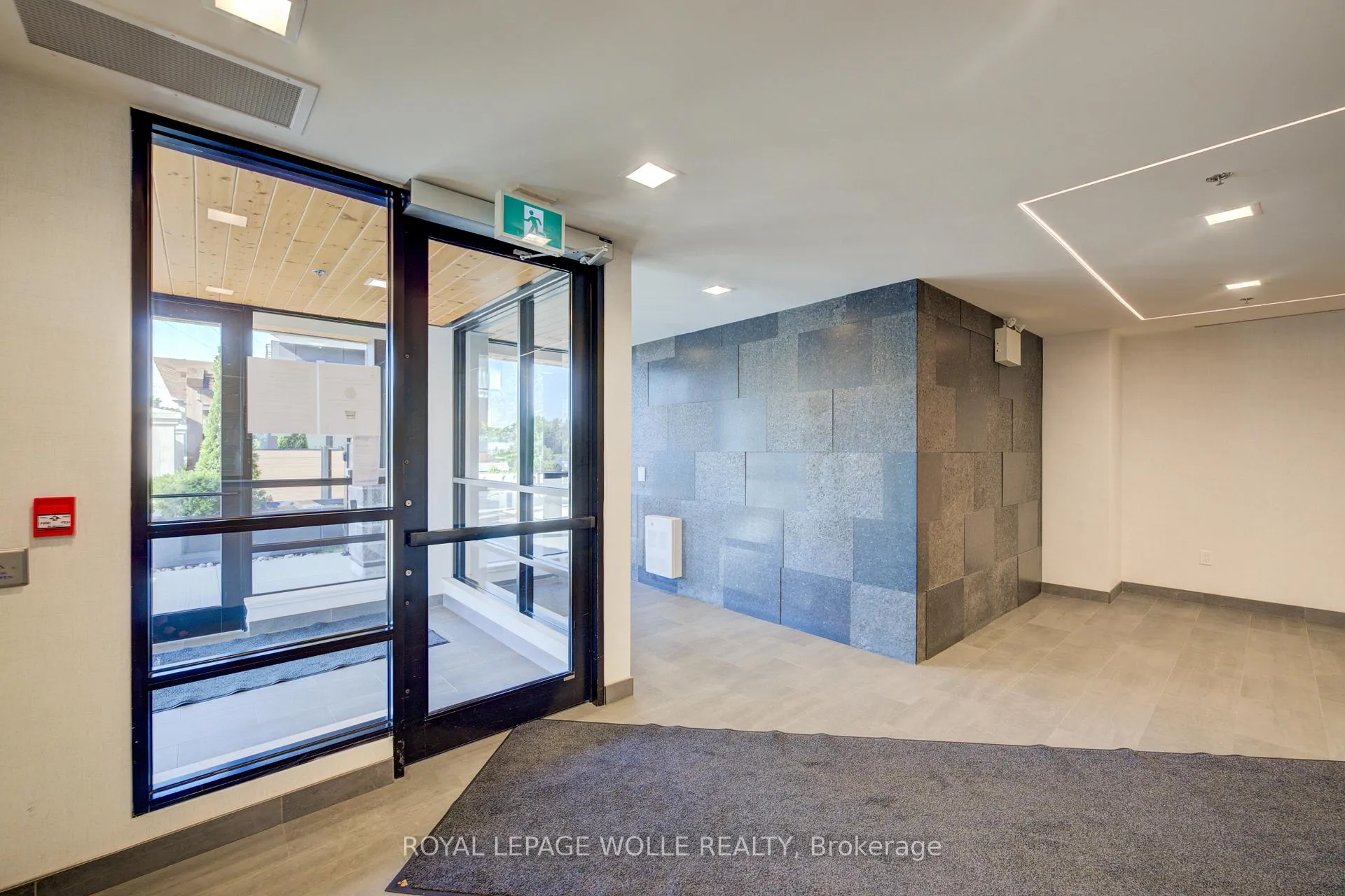 Photo 3 of Unit 509, 247 Northfield Drive E, Waterloo — HOMEH