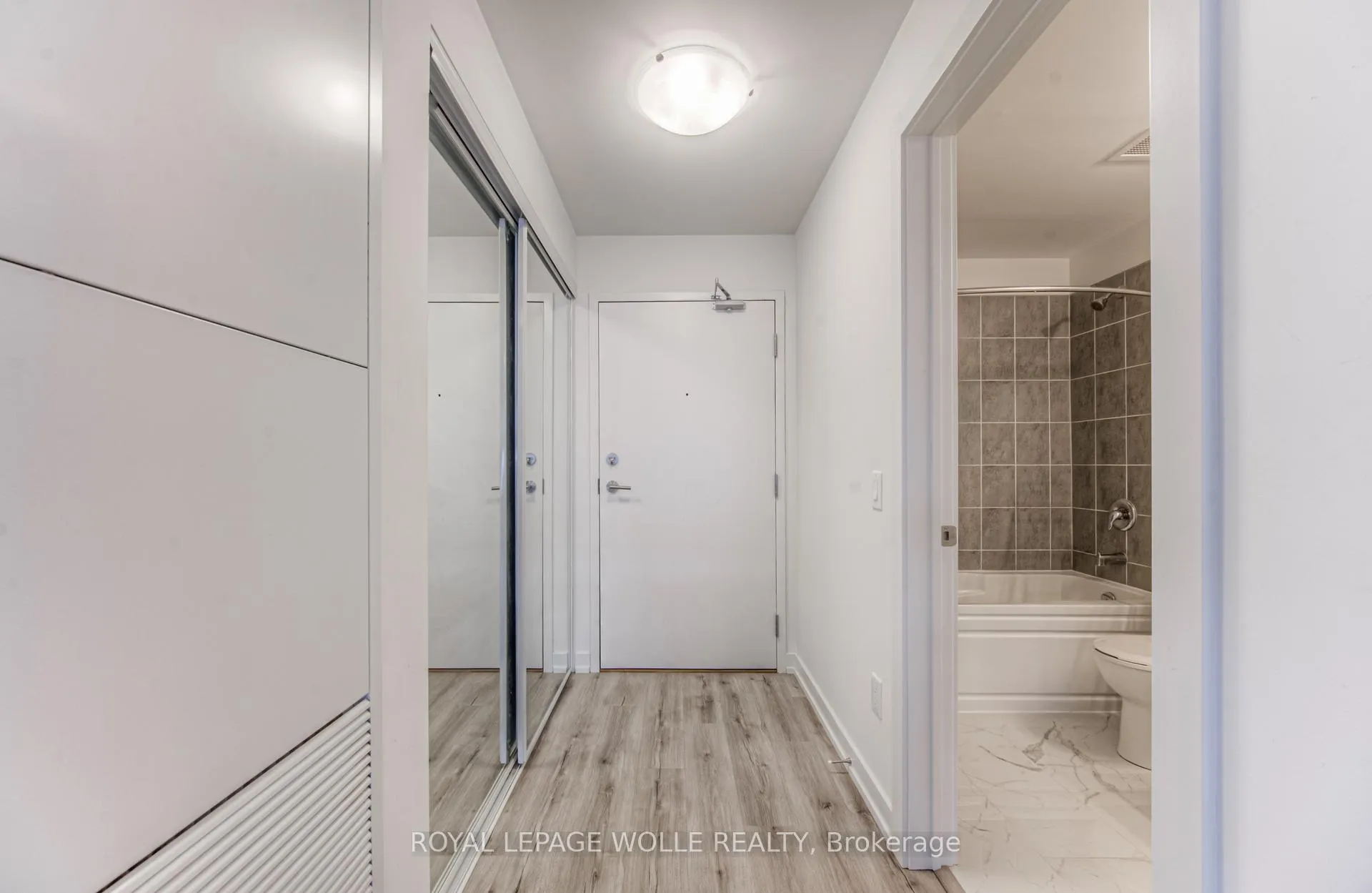 Photo 5 of Unit 509, 247 Northfield Drive E, Waterloo — HOMEH