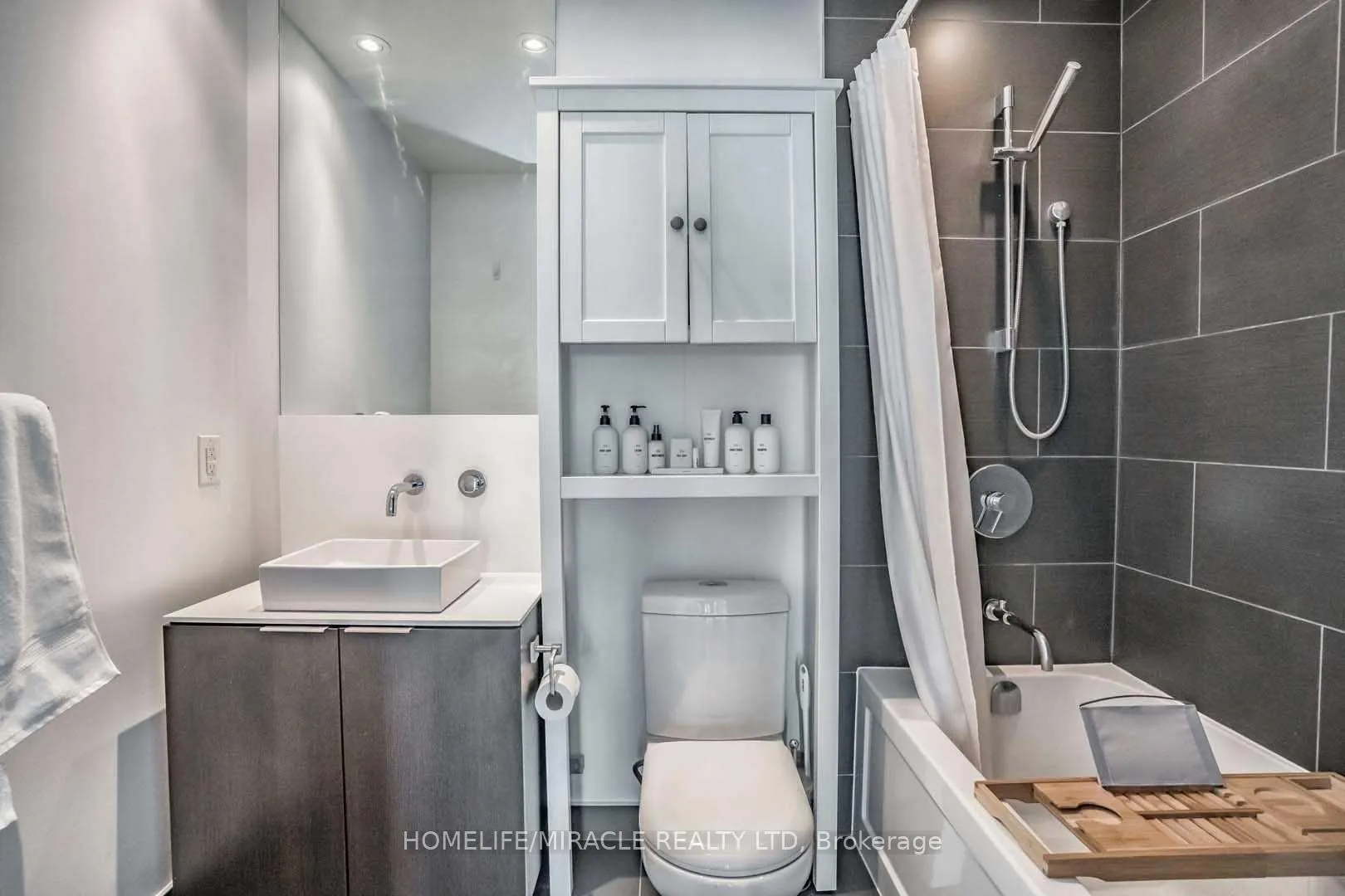 Photo 14 of Unit 3505, 159 Dundas Street E, Toronto, Church-Yonge Corridor — HOMEH
