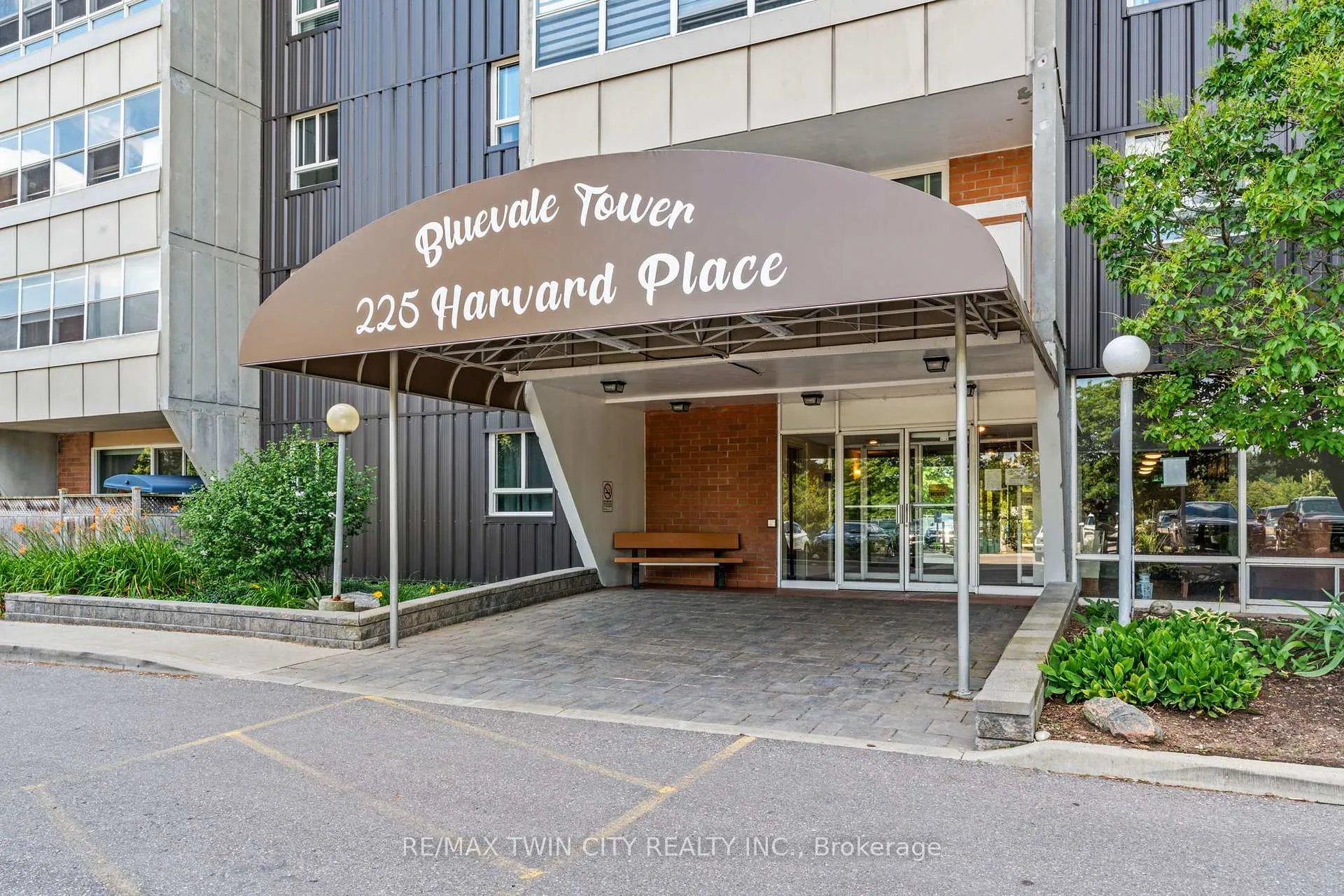 Photo 3 of Unit 611, 225 HARVARD Place Avenue E, Waterloo — HOMEH