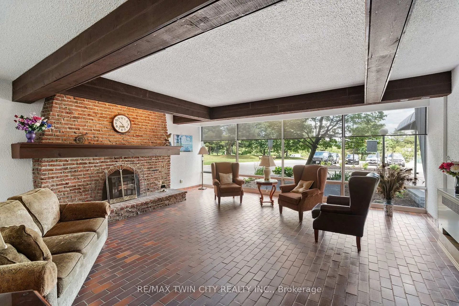 Photo 6 of Unit 611, 225 HARVARD Place Avenue E, Waterloo — HOMEH
