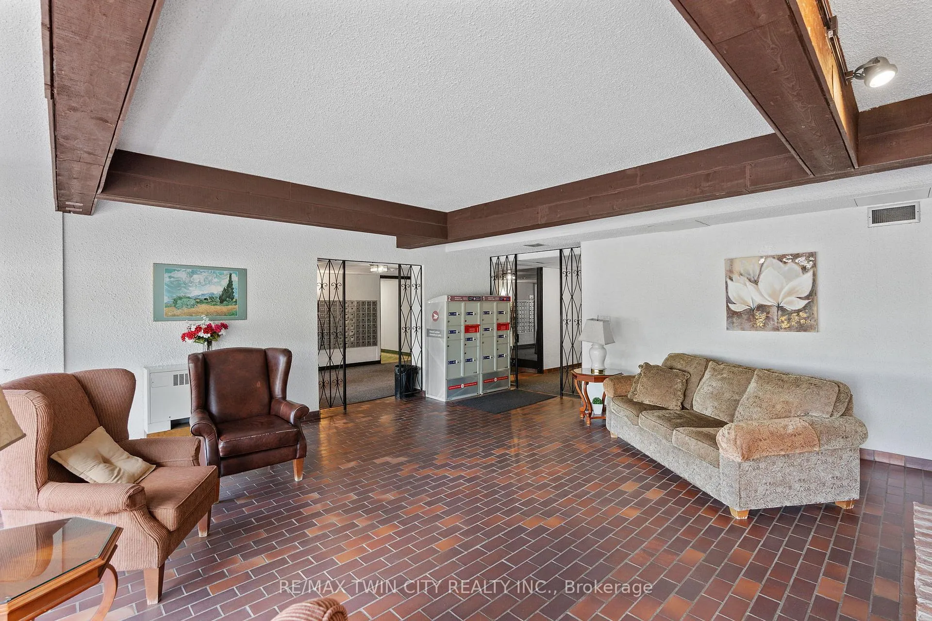 Photo 8 of Unit 611, 225 HARVARD Place Avenue E, Waterloo — HOMEH