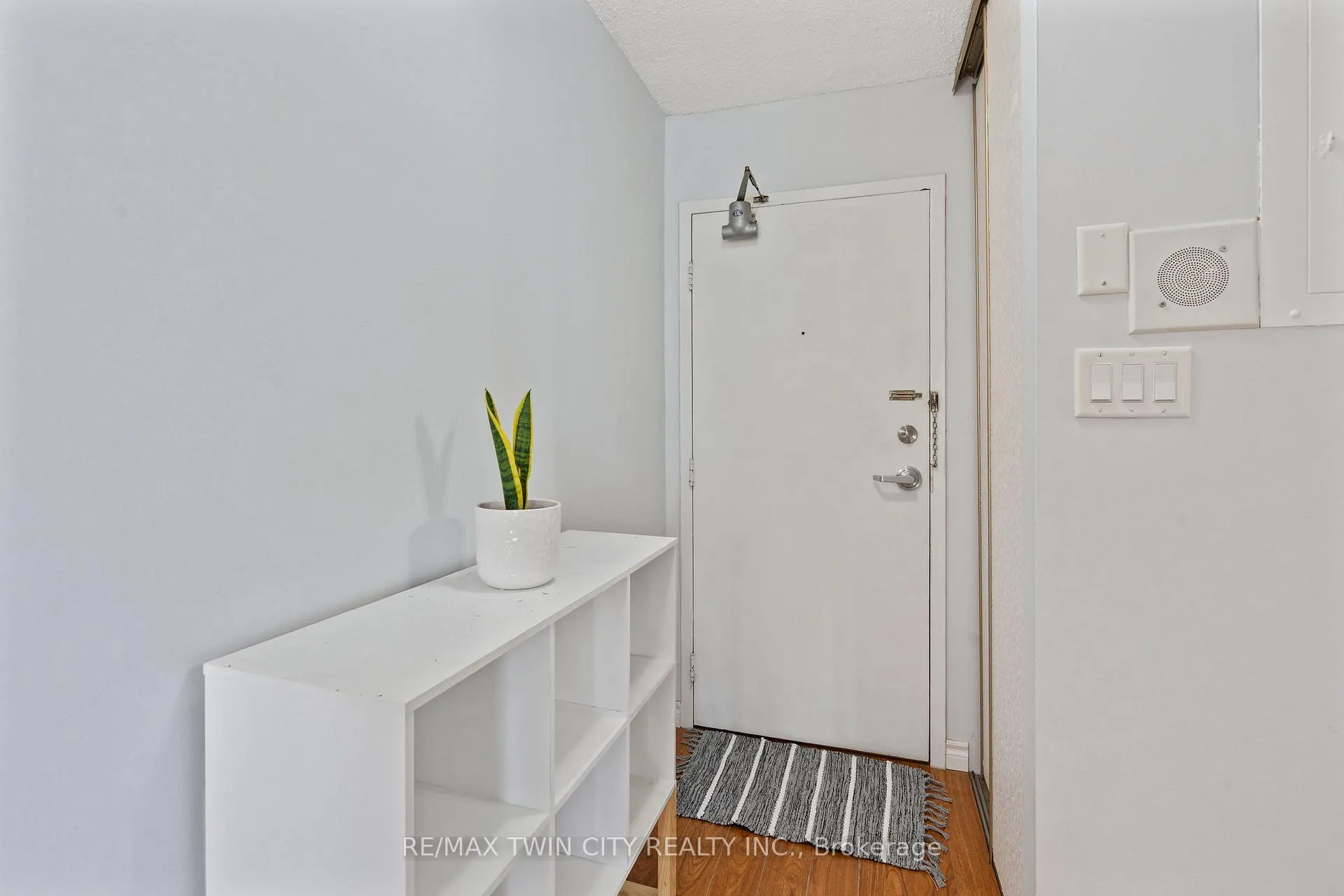 Photo 10 of Unit 611, 225 HARVARD Place Avenue E, Waterloo — HOMEH