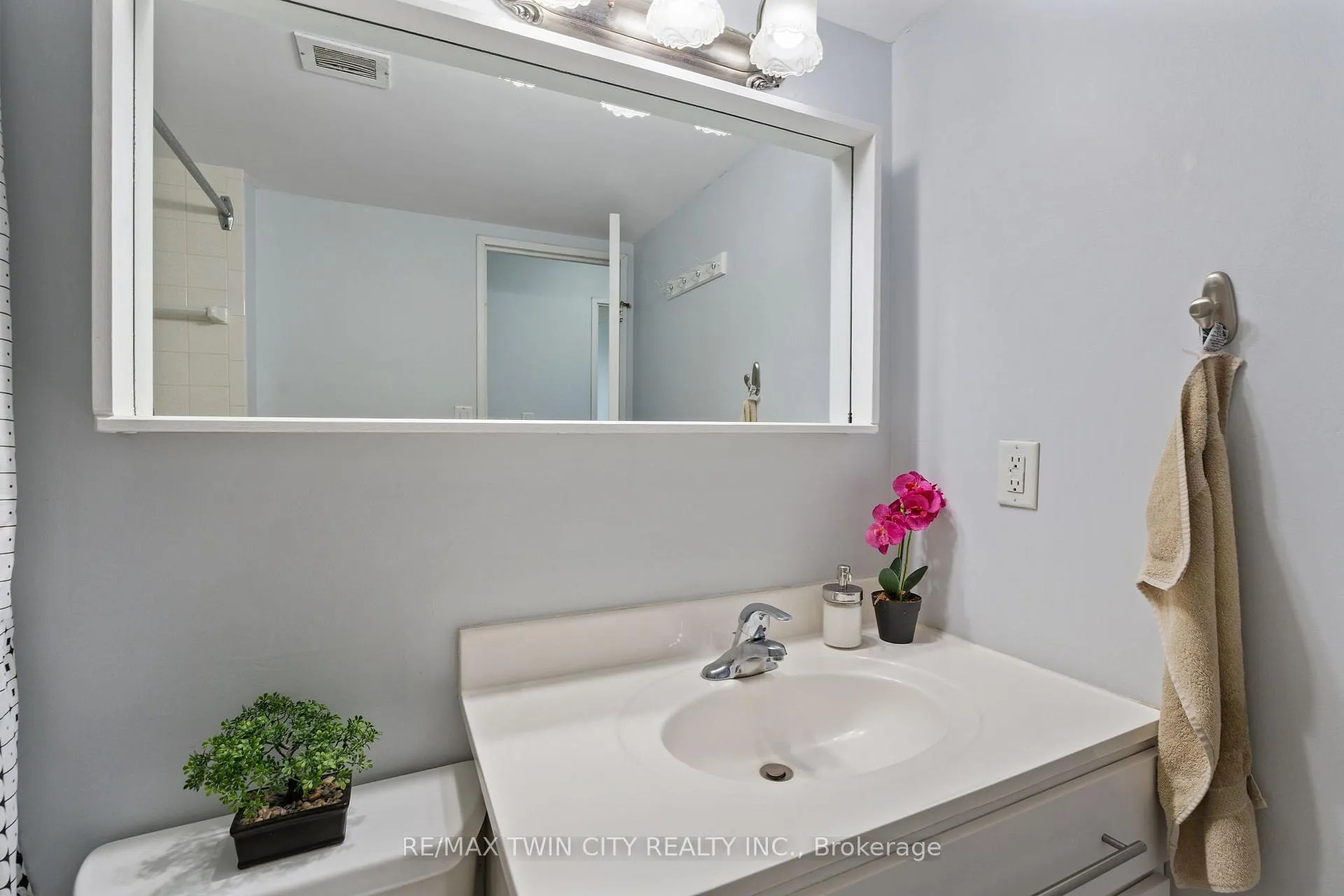 Photo 36 of Unit 611, 225 HARVARD Place Avenue E, Waterloo — HOMEH