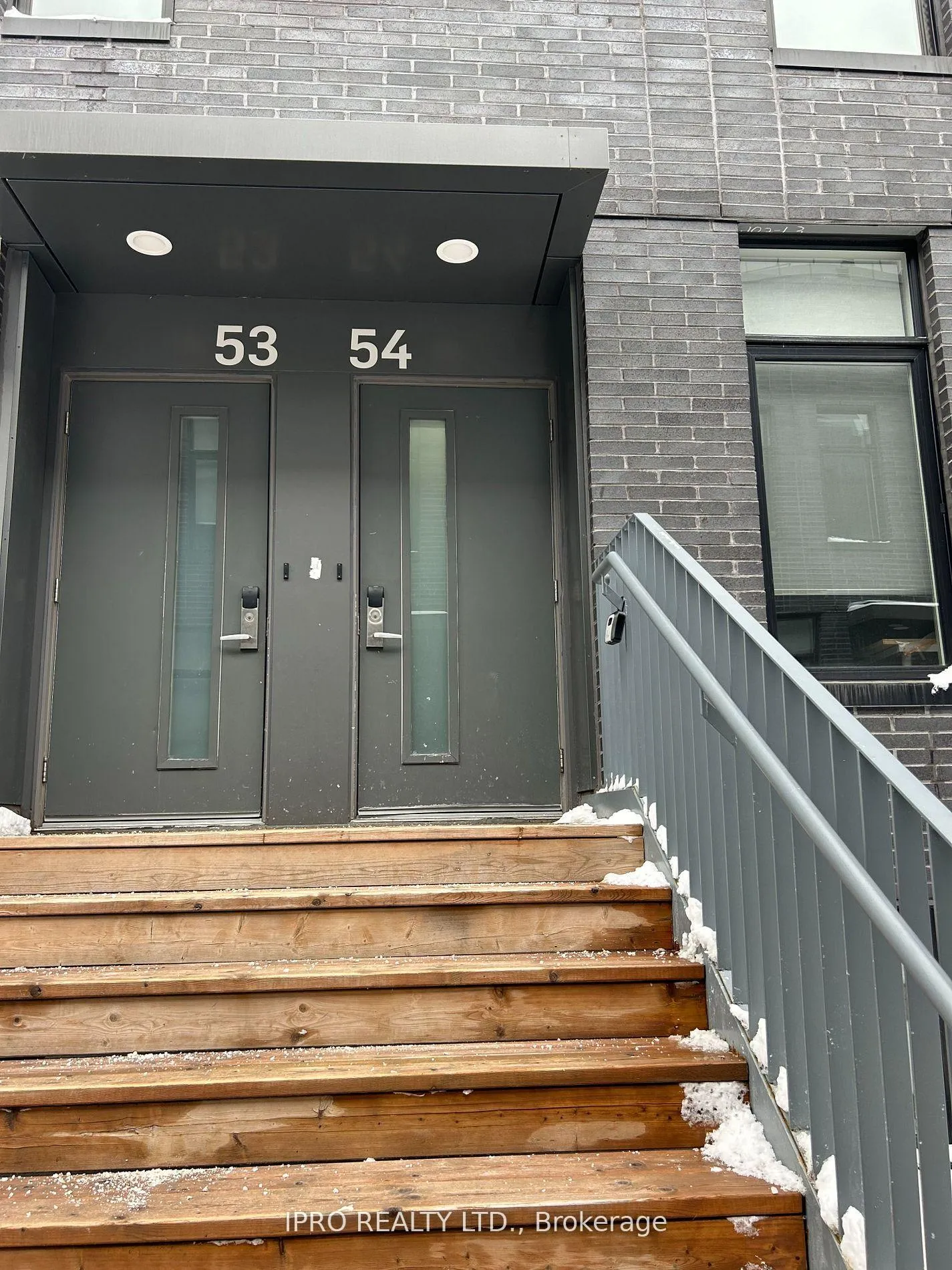 Front of Unit 54, 1740 Simcoe Street N