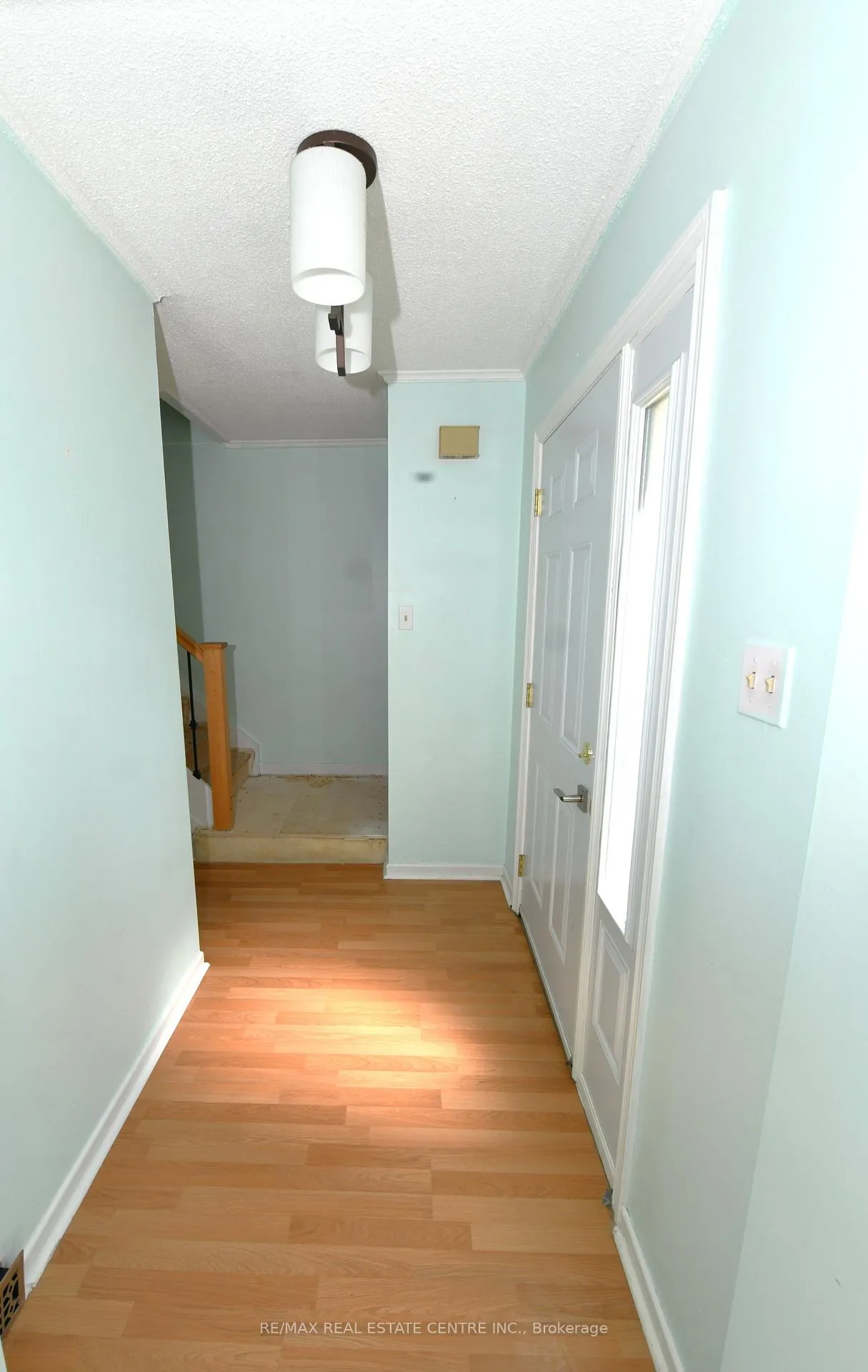 Photo 3 of Unit 96, 30 Green Valley Drive, Kitchener, Pioneer Park — HOMEH