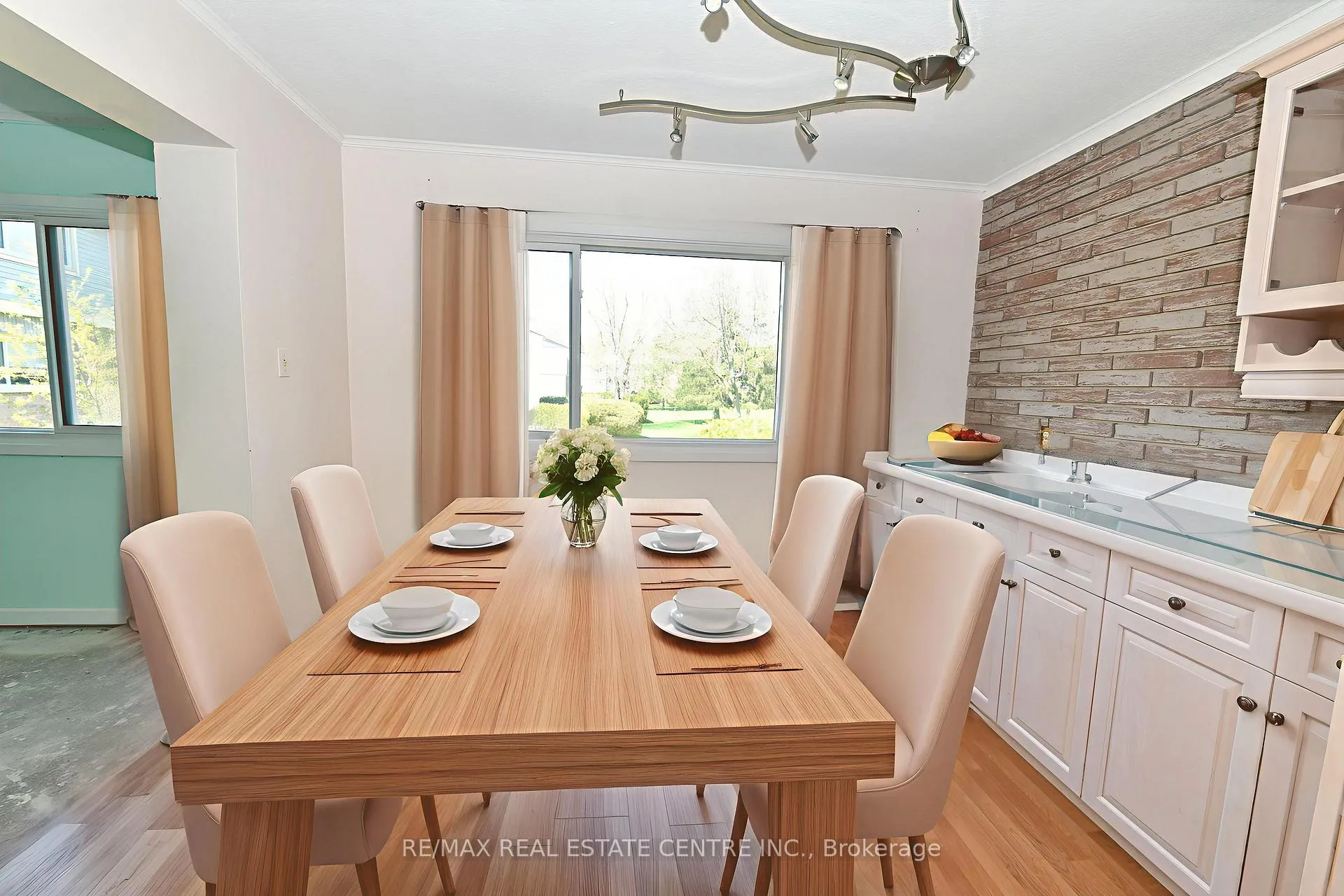 Photo 5 of Unit 96, 30 Green Valley Drive, Kitchener, Pioneer Park — HOMEH