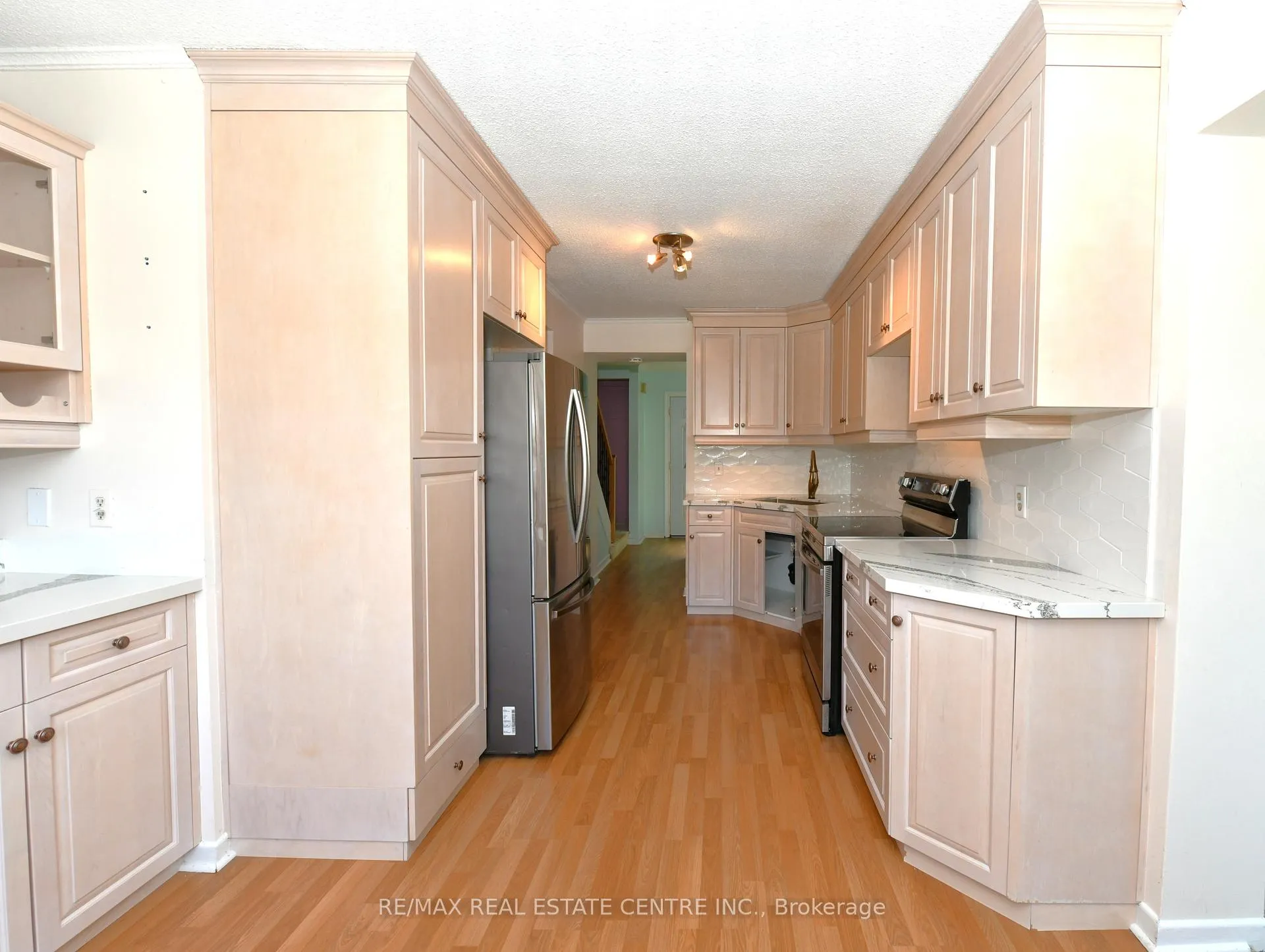 Photo 8 of Unit 96, 30 Green Valley Drive, Kitchener, Pioneer Park — HOMEH